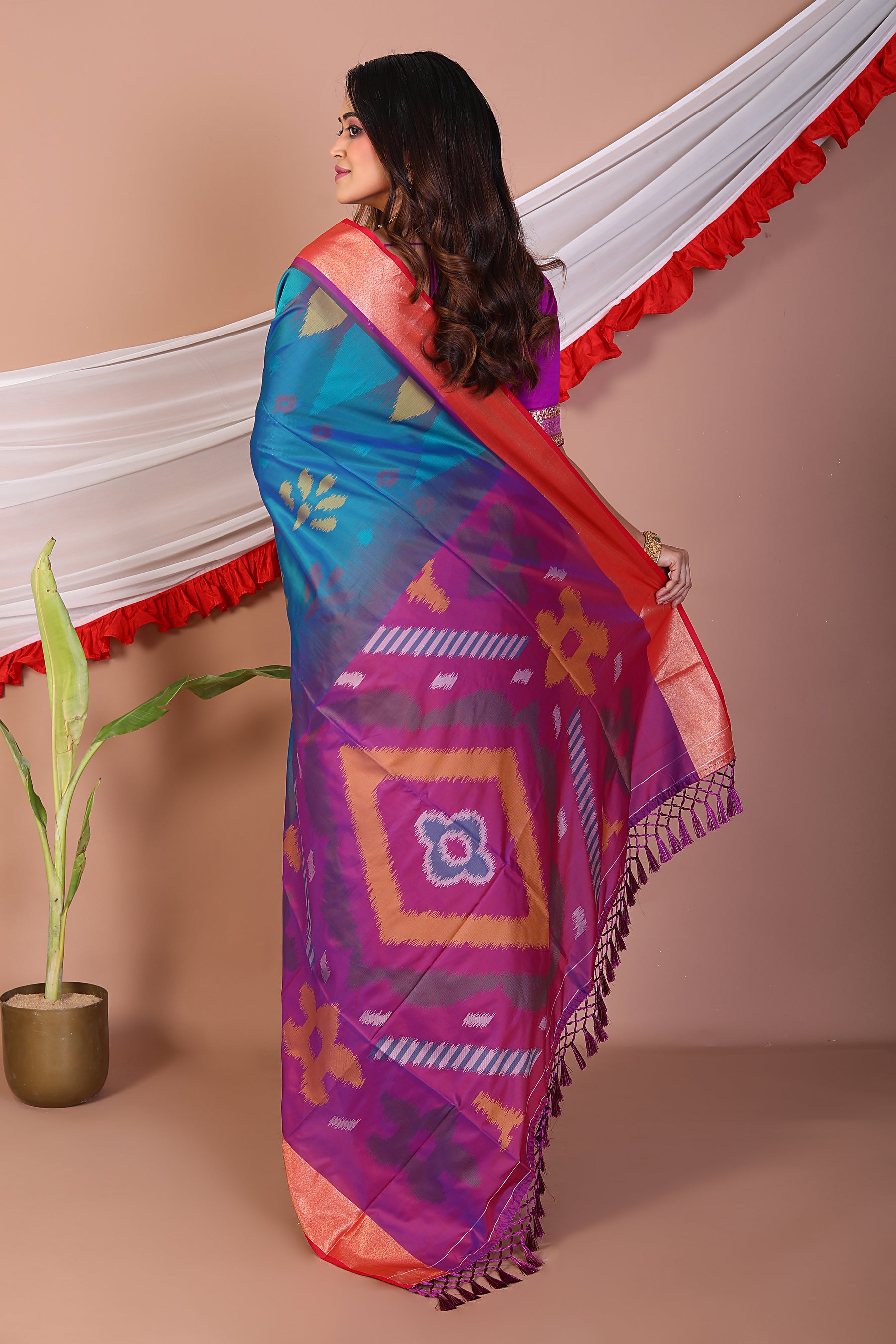Dual Tone Blue Blended Bangalore Silk Saree - Keya Seth Exclusive
