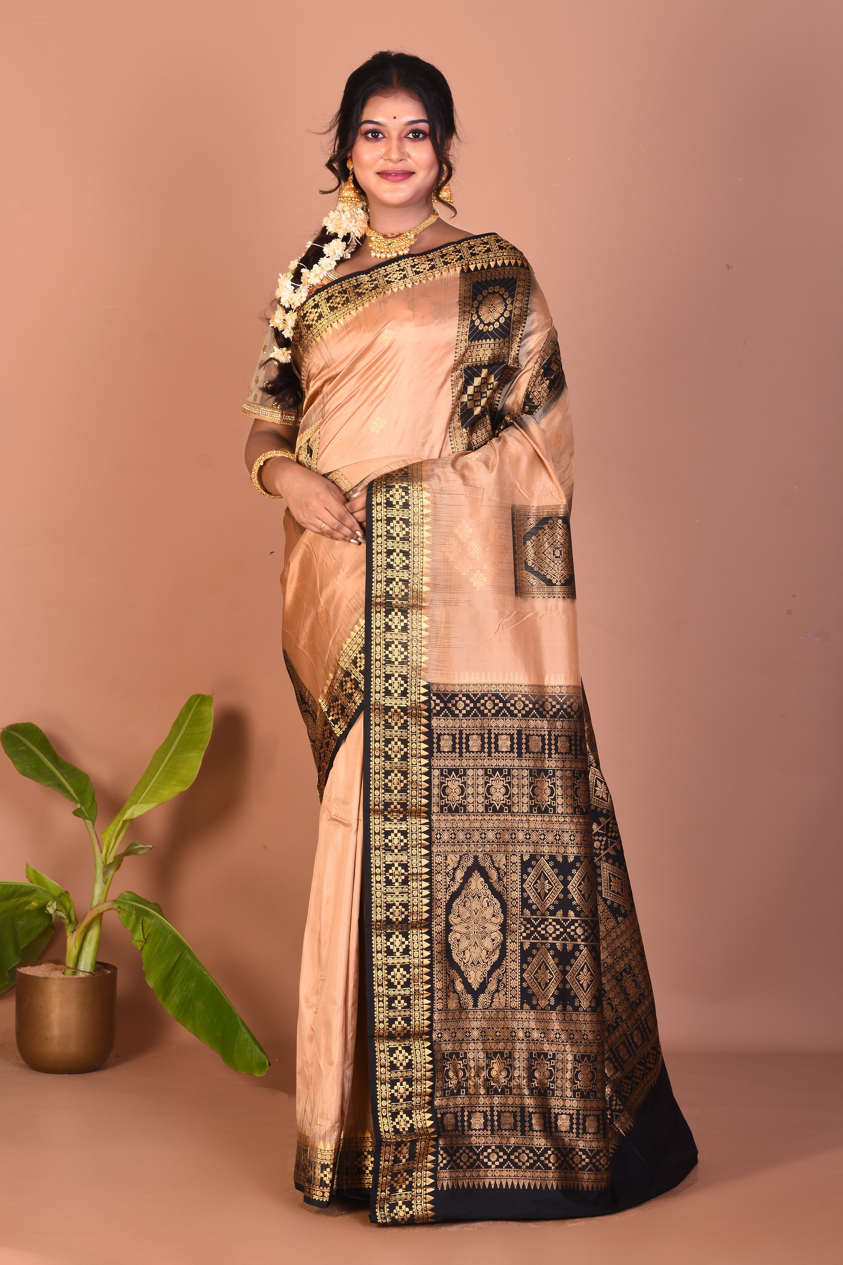 Offwhite Pure Kanjivaram Silk Saree - Keya Seth Exclusive