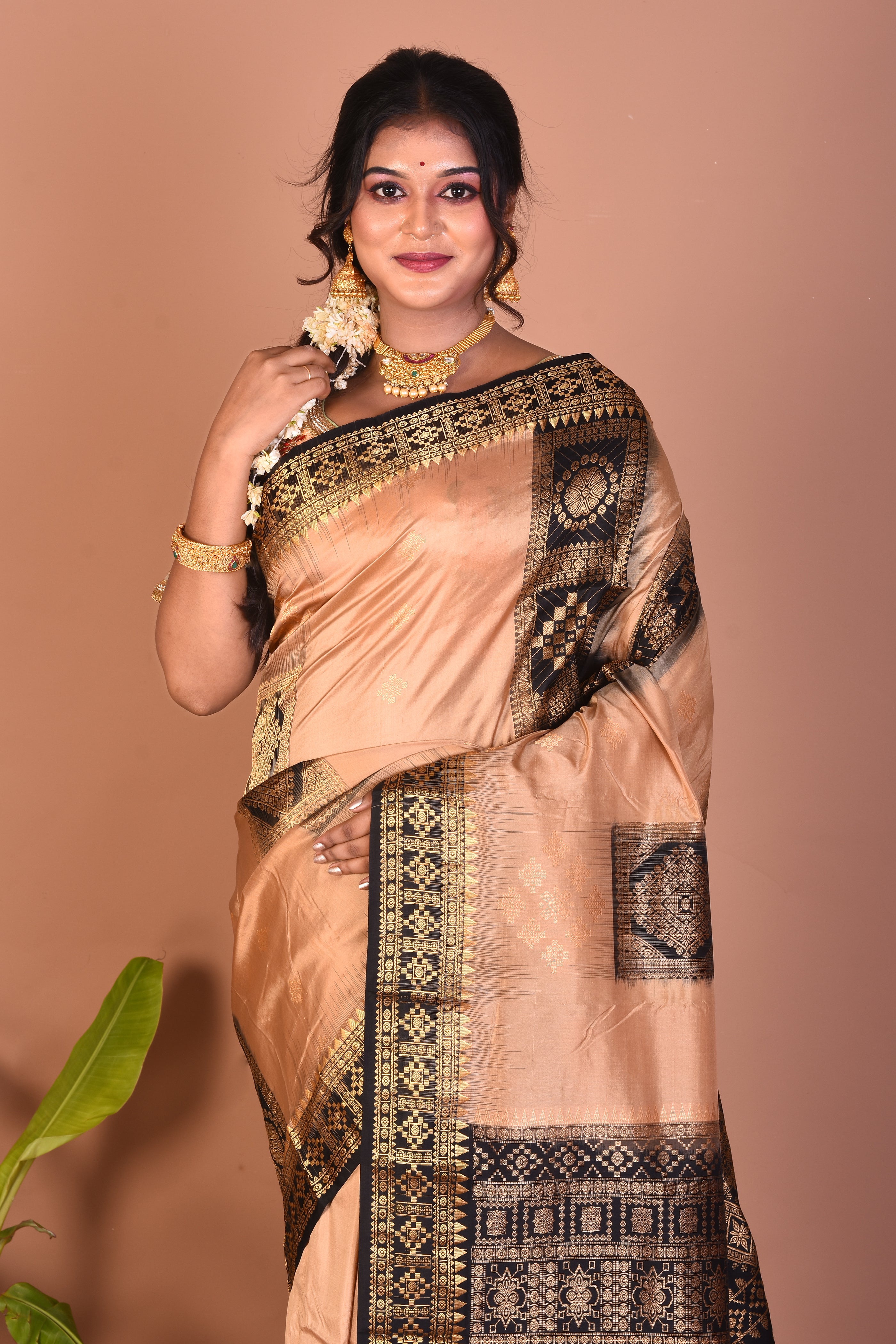 Offwhite Pure Kanjivaram Silk Saree - Keya Seth Exclusive
