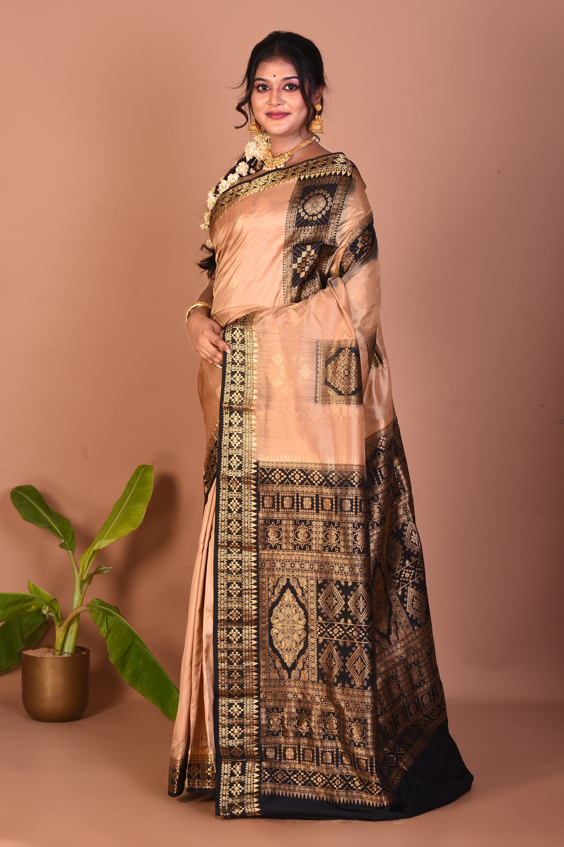 Offwhite Pure Kanjivaram Silk Saree - Keya Seth Exclusive