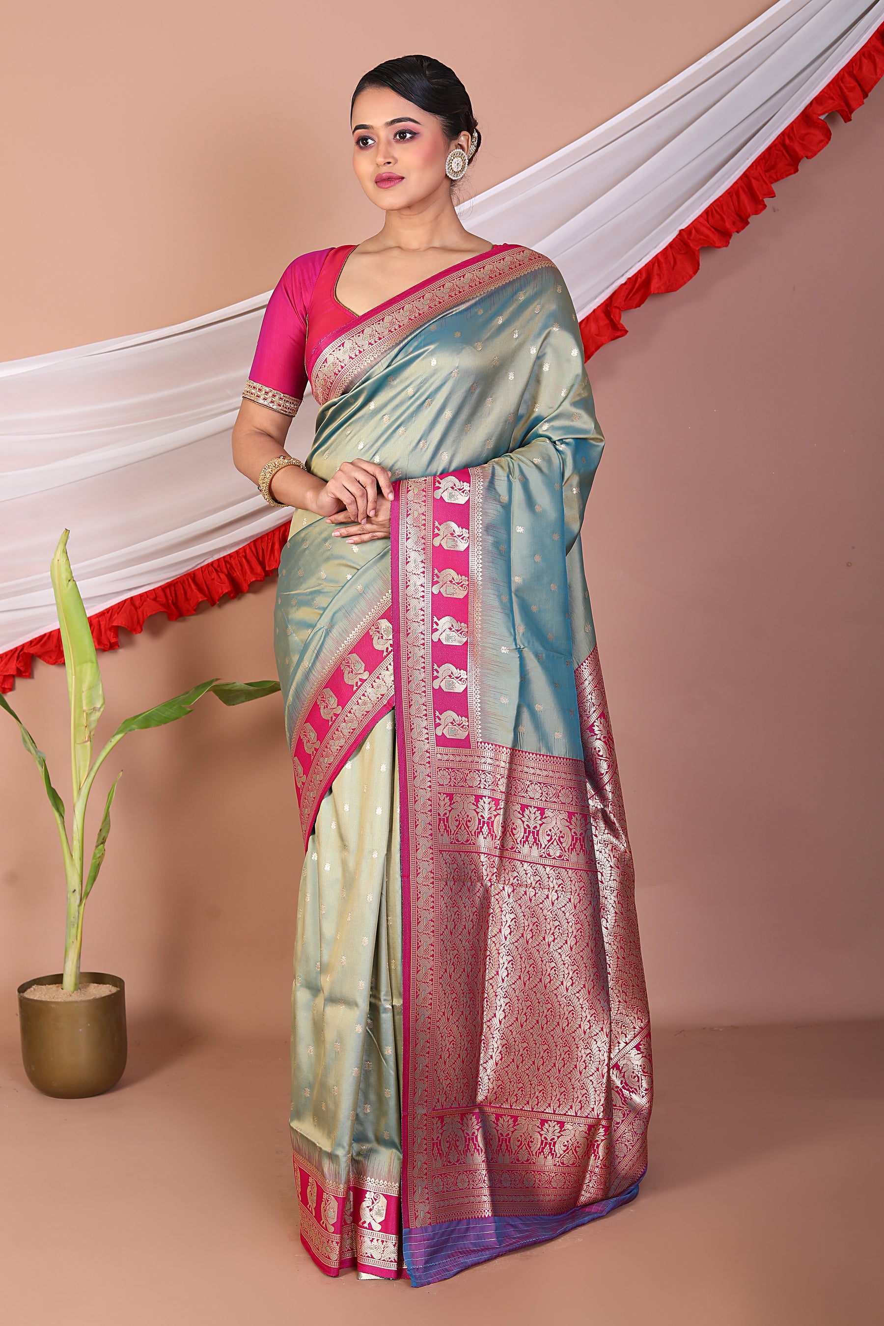 Dual Tone Green Blended Mashru Silk Saree - Keya Seth Exclusive