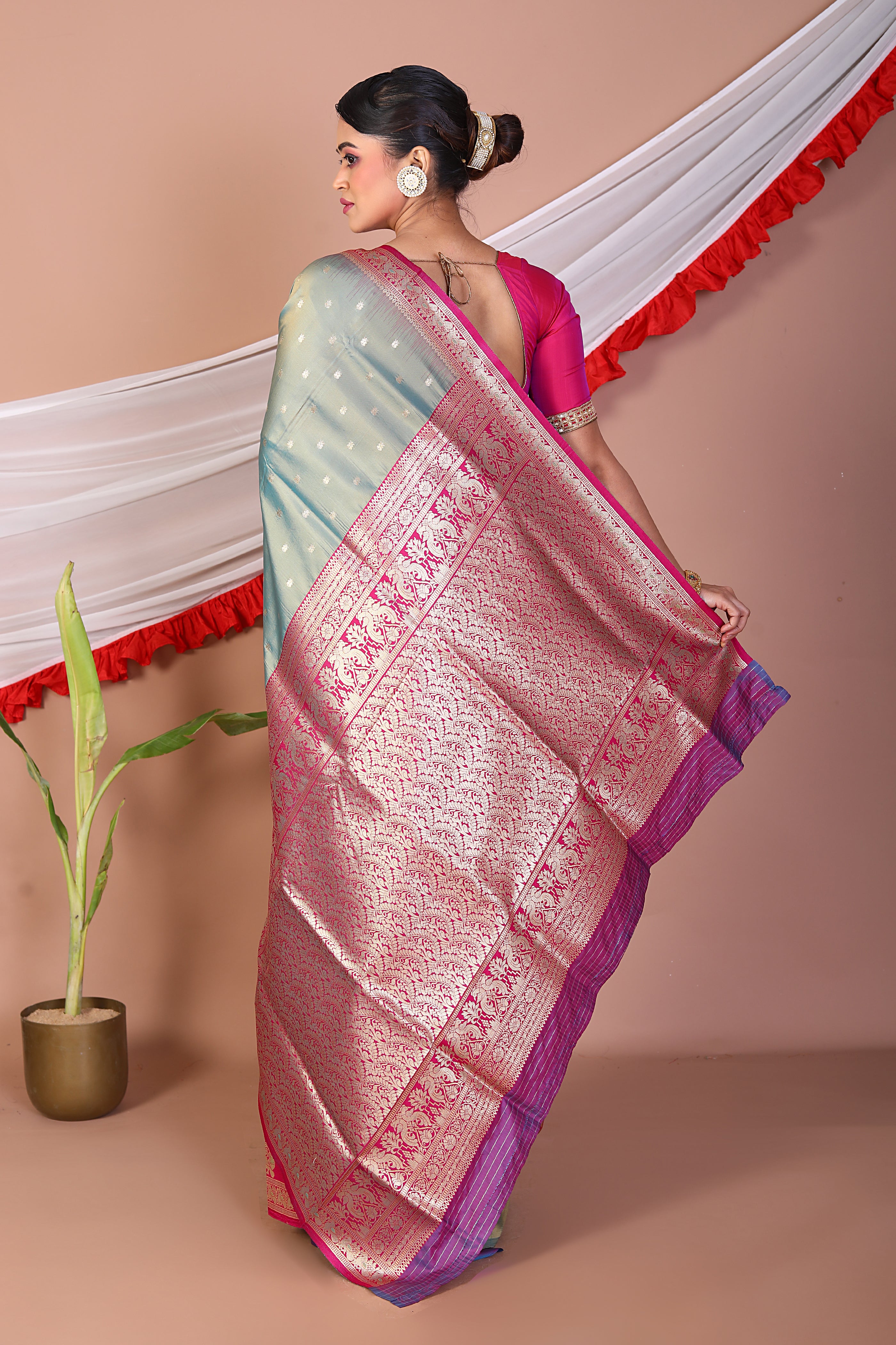 Dual Tone Green Blended Mashru Silk Saree - Keya Seth Exclusive