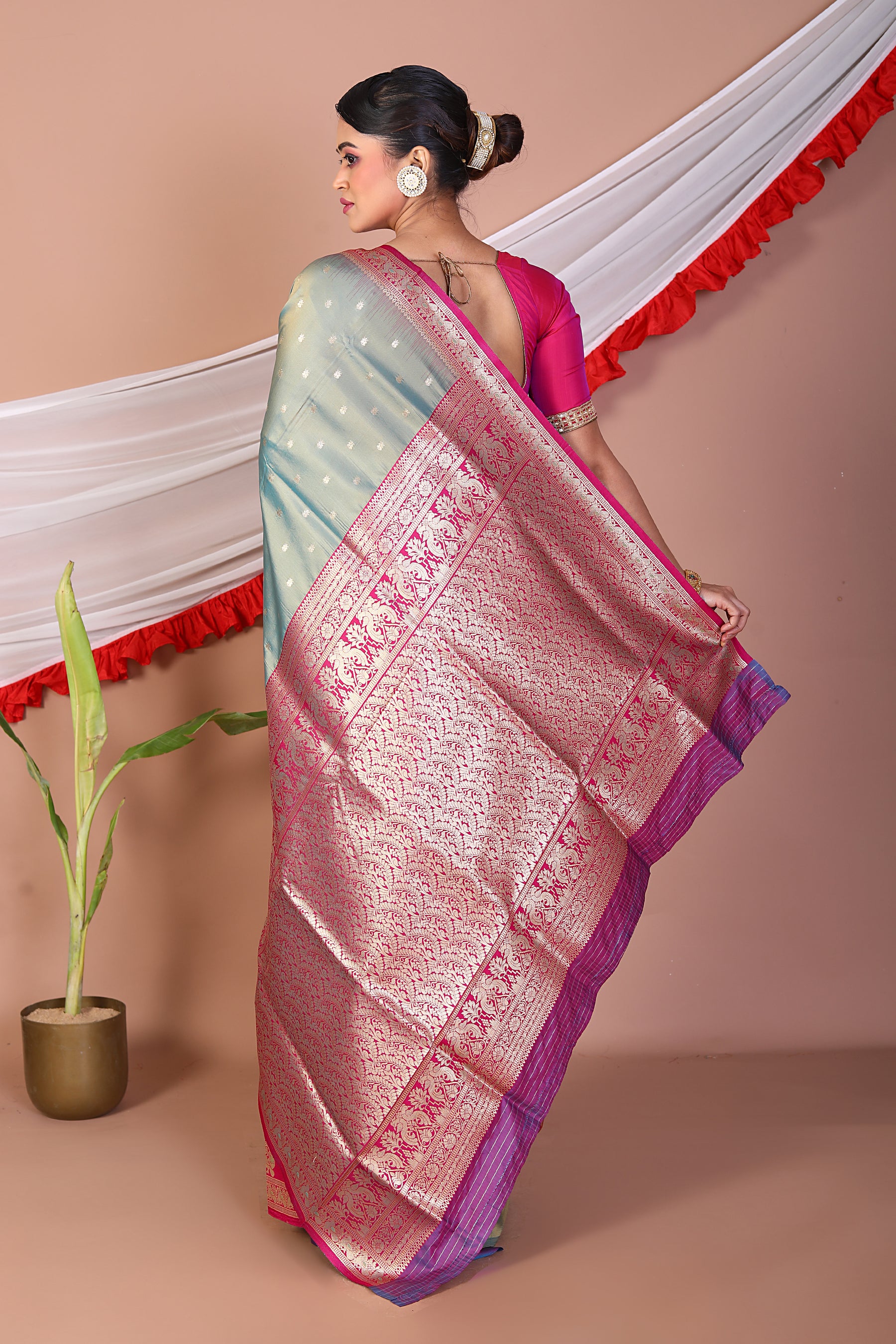 Dual Tone Green Blended Mashru Silk Saree - Keya Seth Exclusive