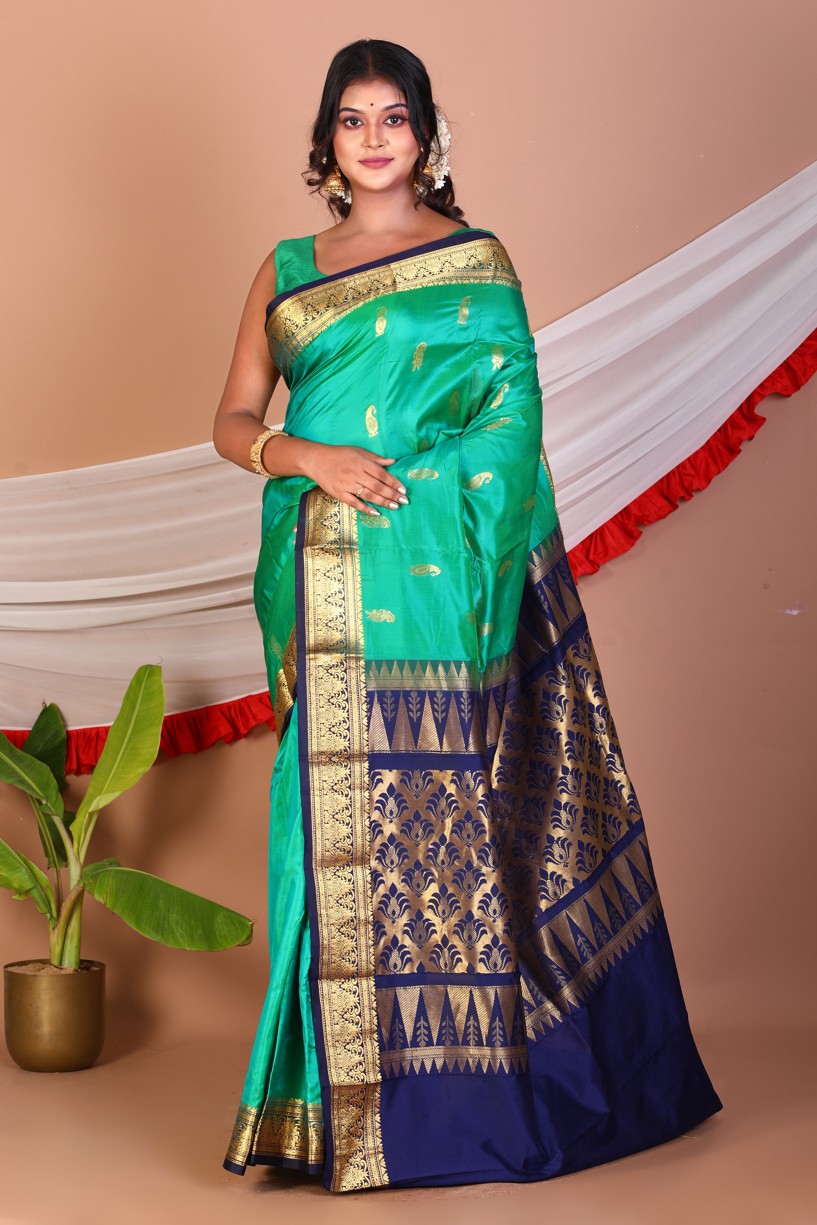 Dual Tone Green Pure Kanjivaram Silk Saree - Keya Seth Exclusive