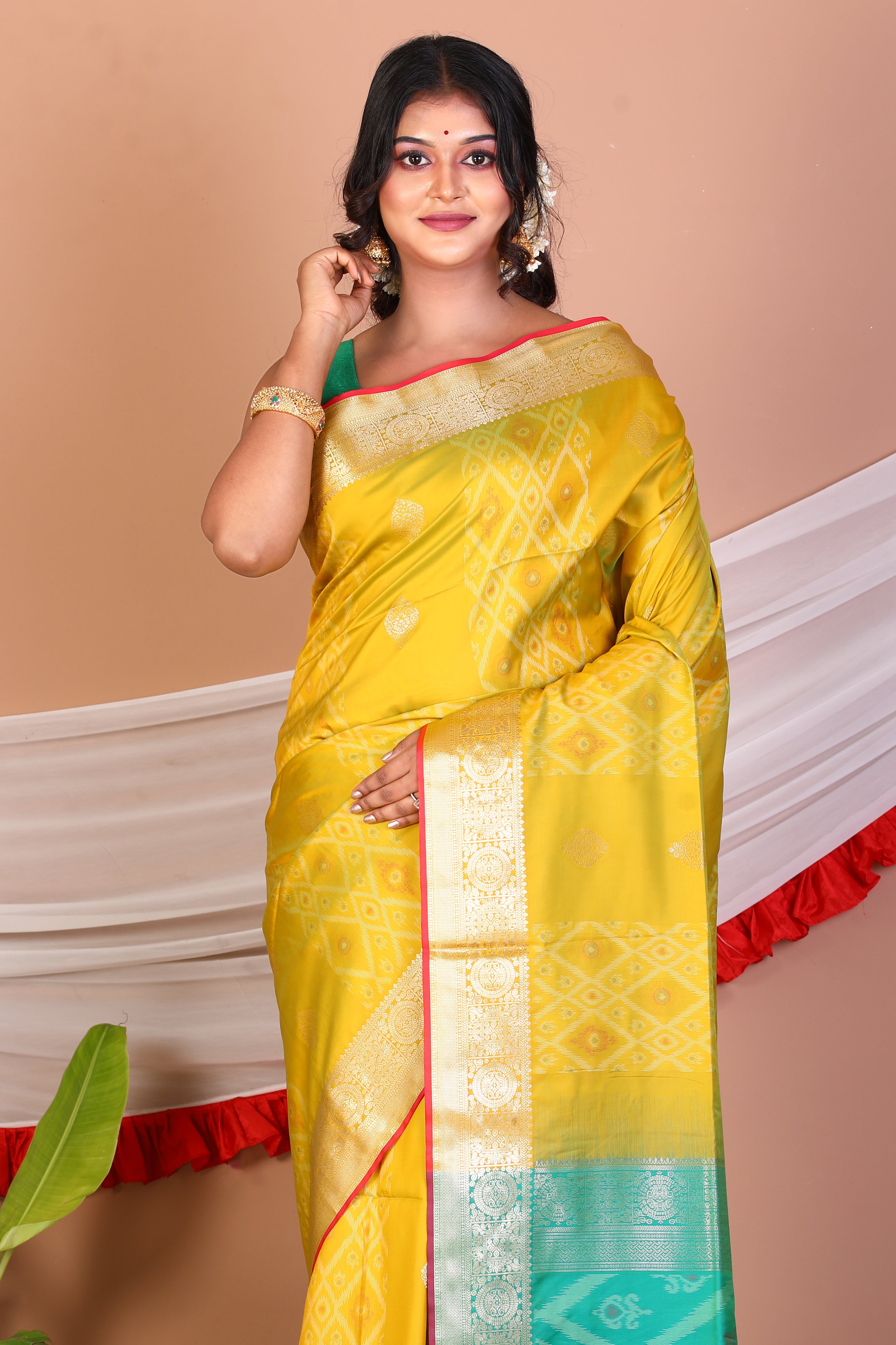 Green Blended Handloom Ikkat Silk Saree - Keya Seth Exclusive