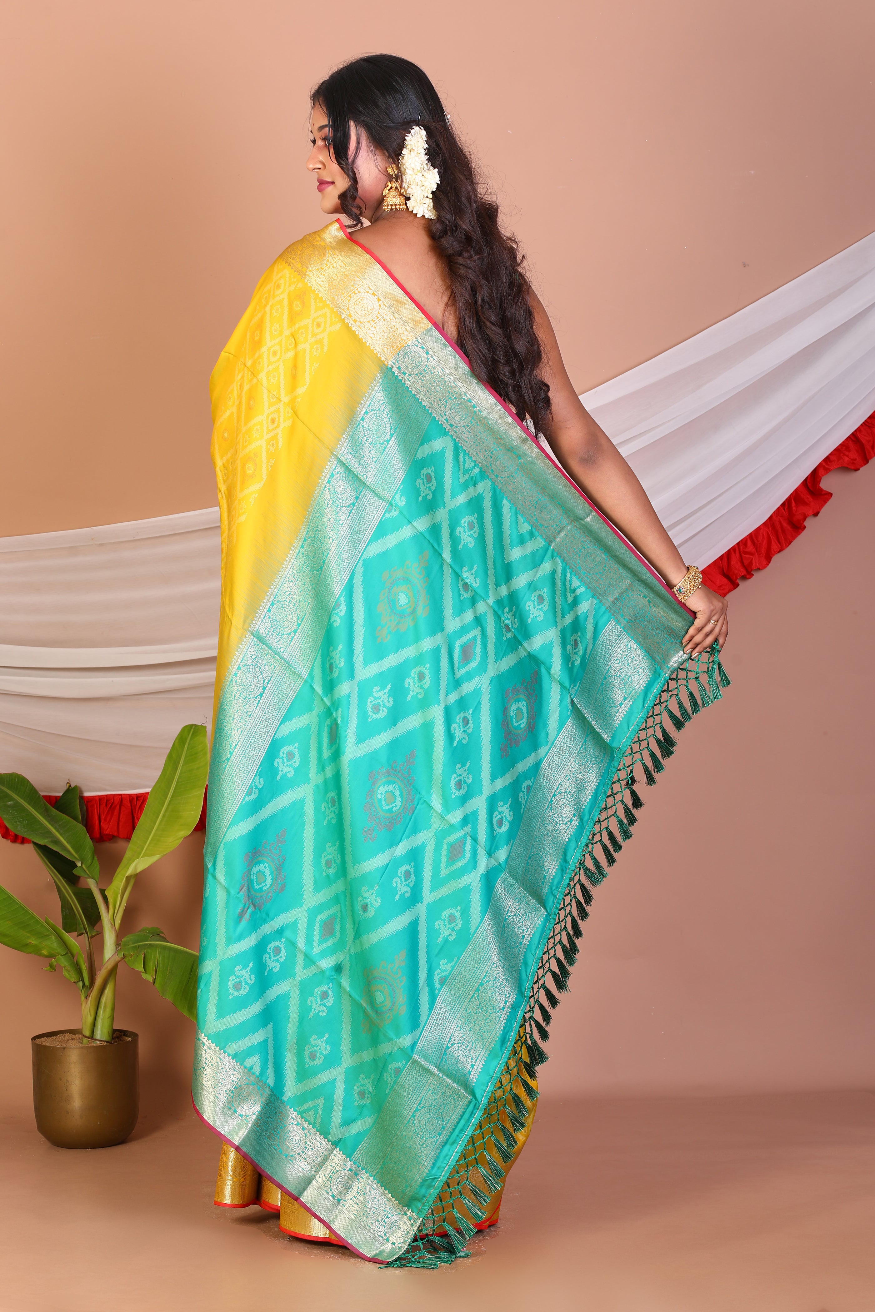 Green Blended Handloom Ikkat Silk Saree - Keya Seth Exclusive