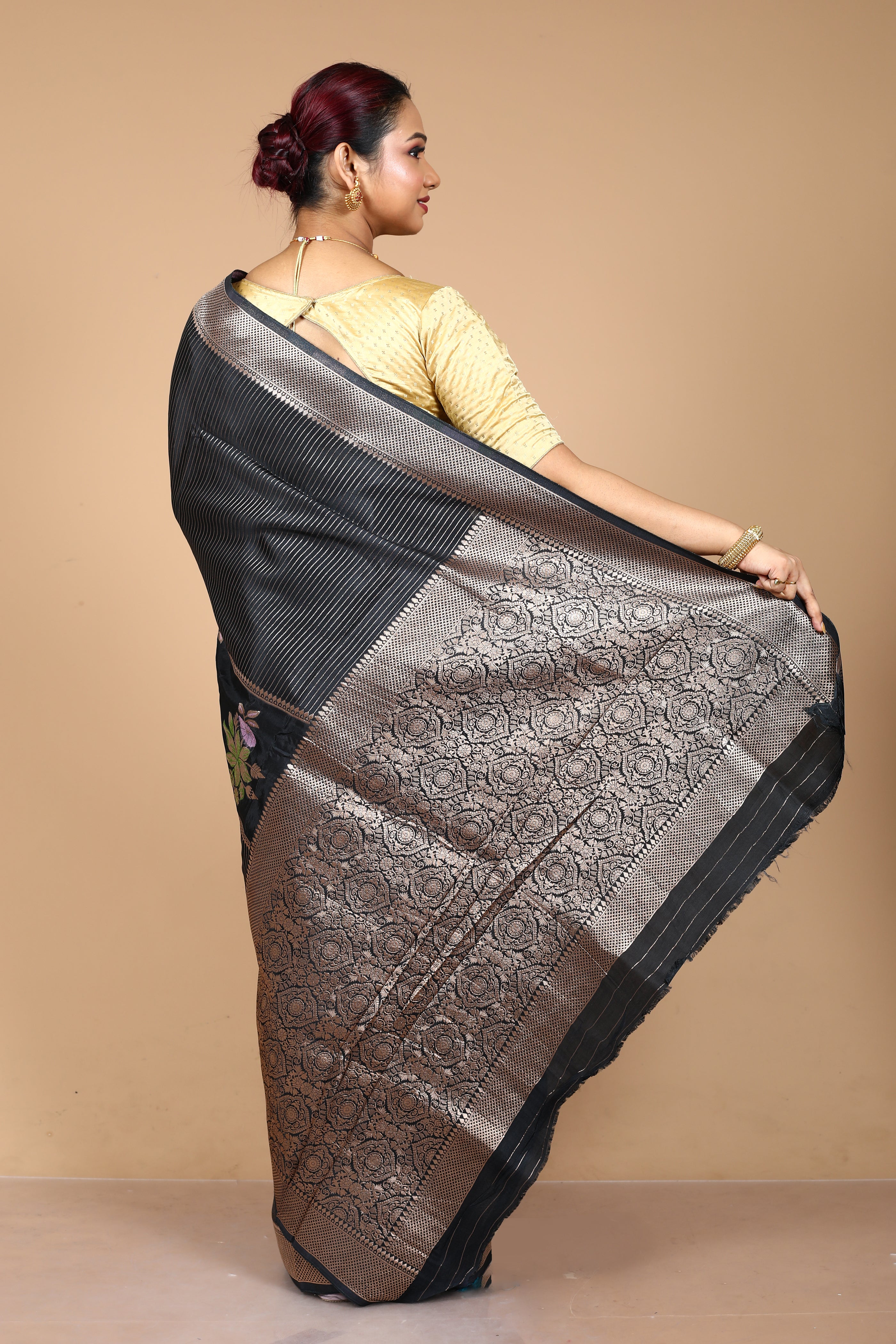 Black Blended Blended Silk Saree