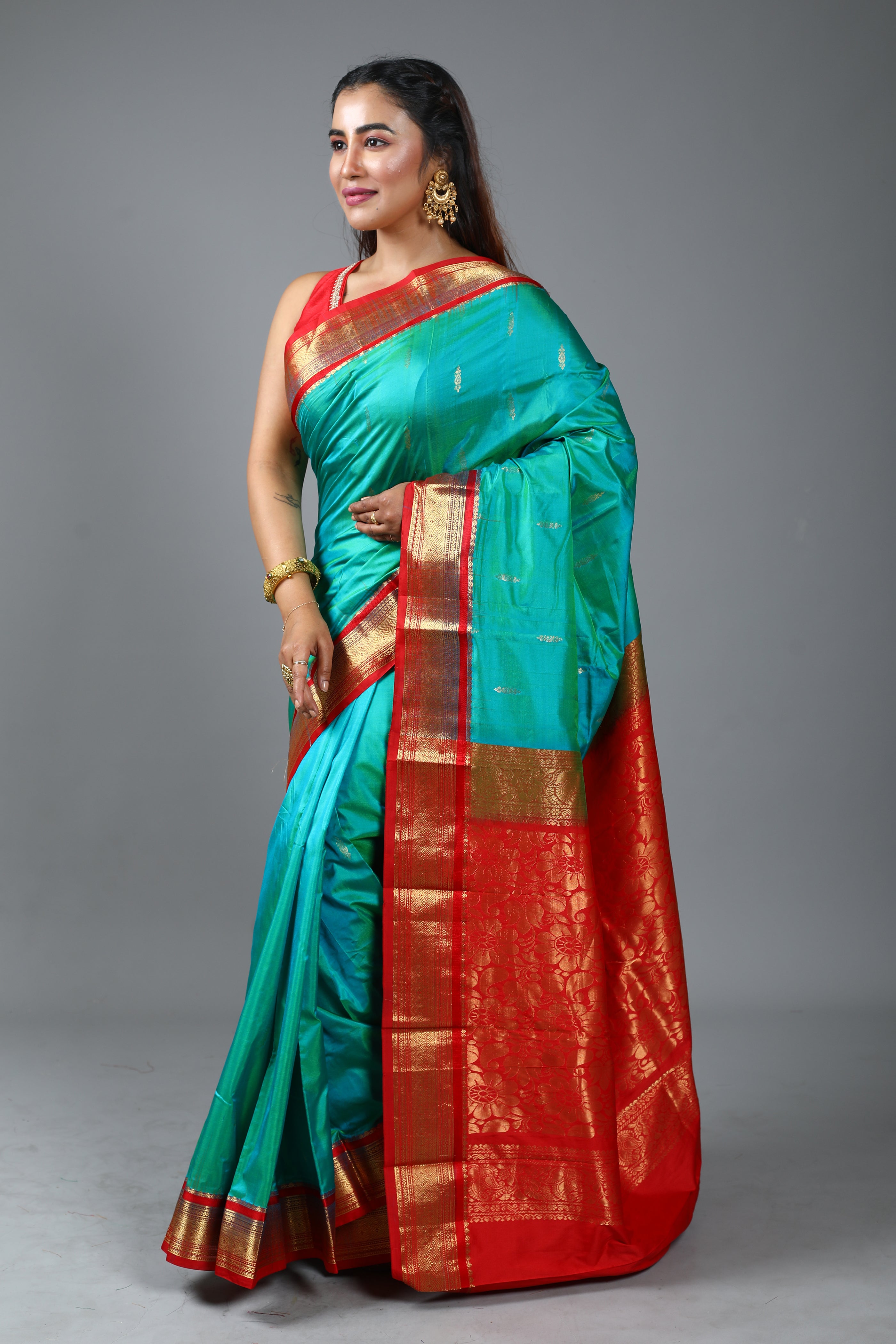 Dual Tone Green Blended Kanjivaram Silk Saree