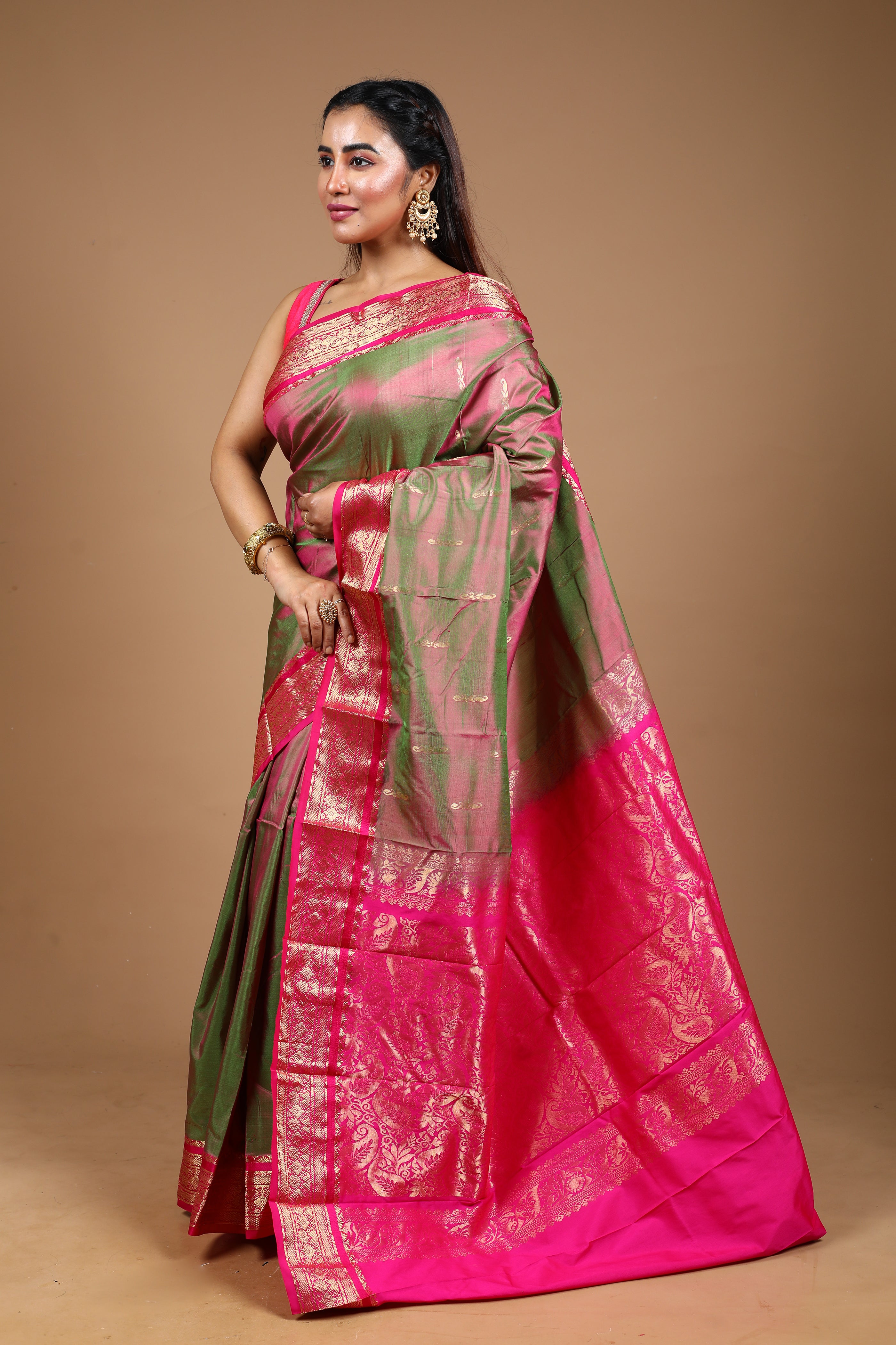Dual Tone Green Pure Kanjivaram Silk Saree