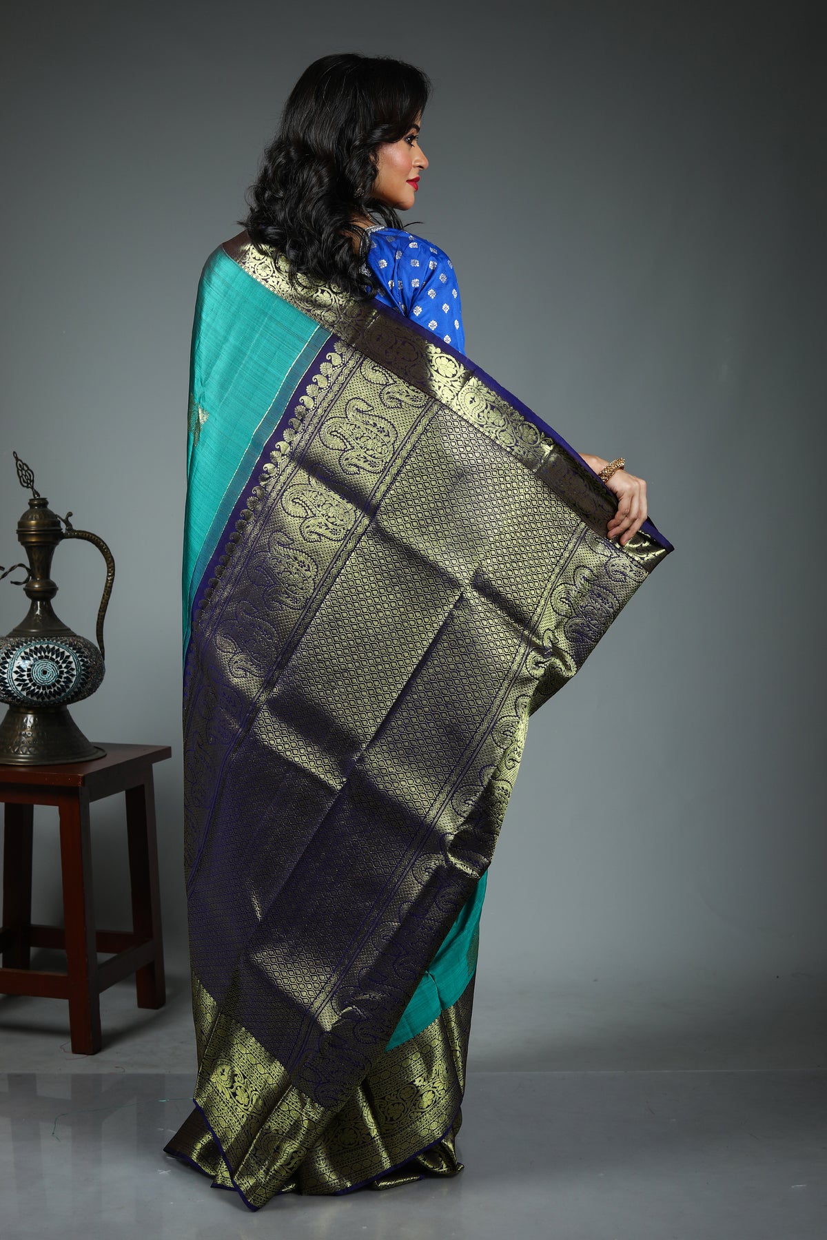 Dual Tone Green Pure Kanjivaram Silk Saree