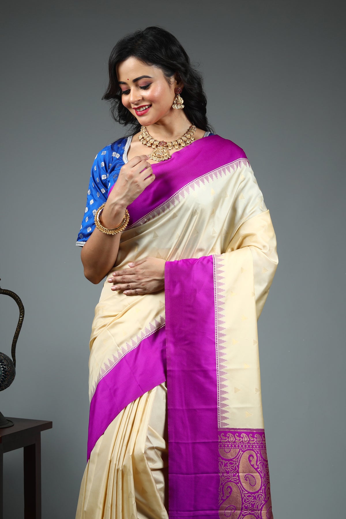 Offwhite Blended Gadwal Silk Saree