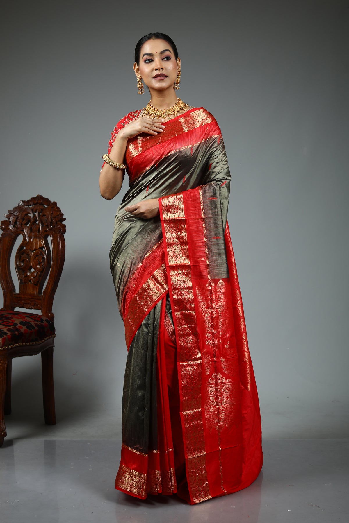 Grey Dual Tone Pure Kanjivaram Silk Saree