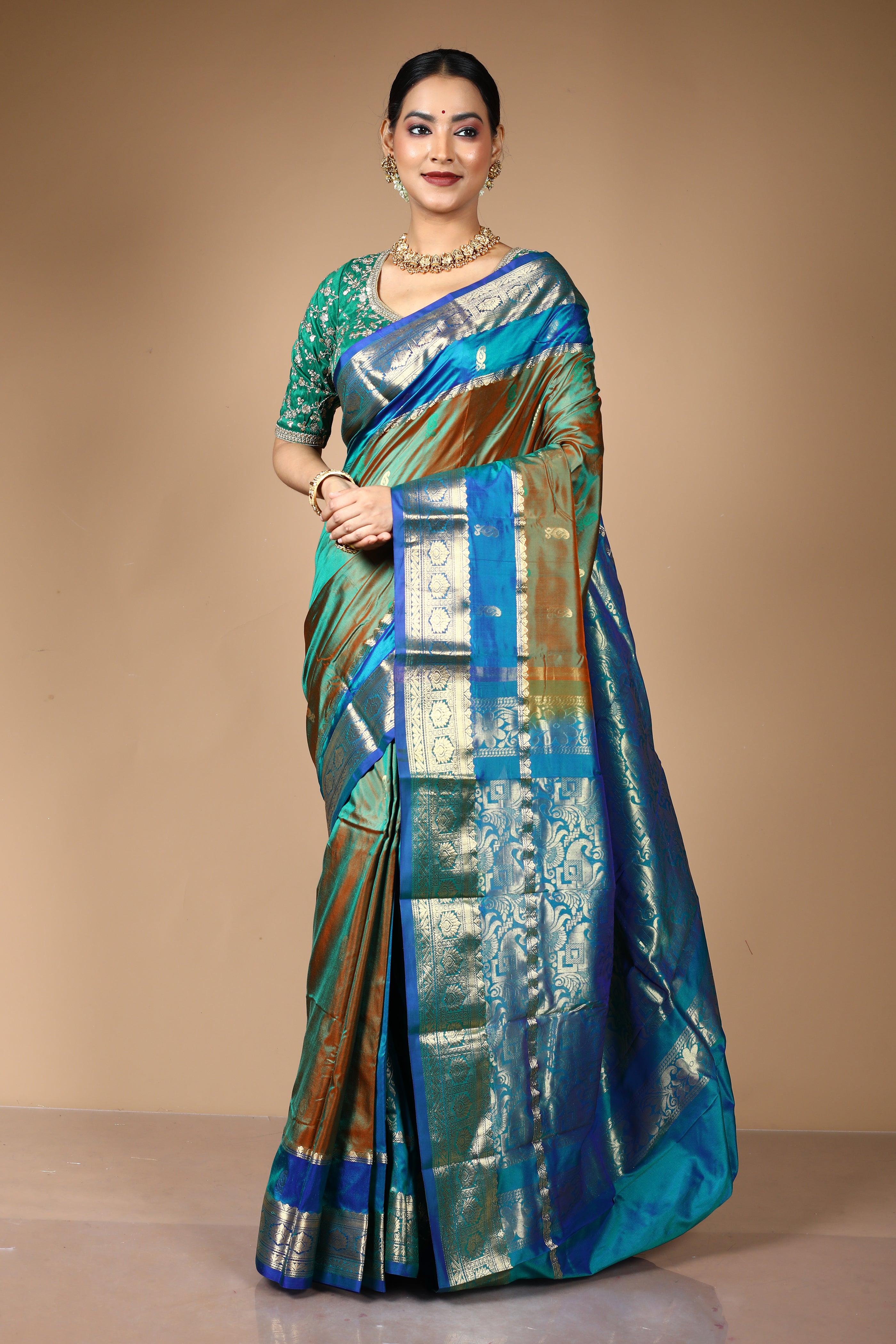 Dual Tone Green Kanjivaram Silk Saree