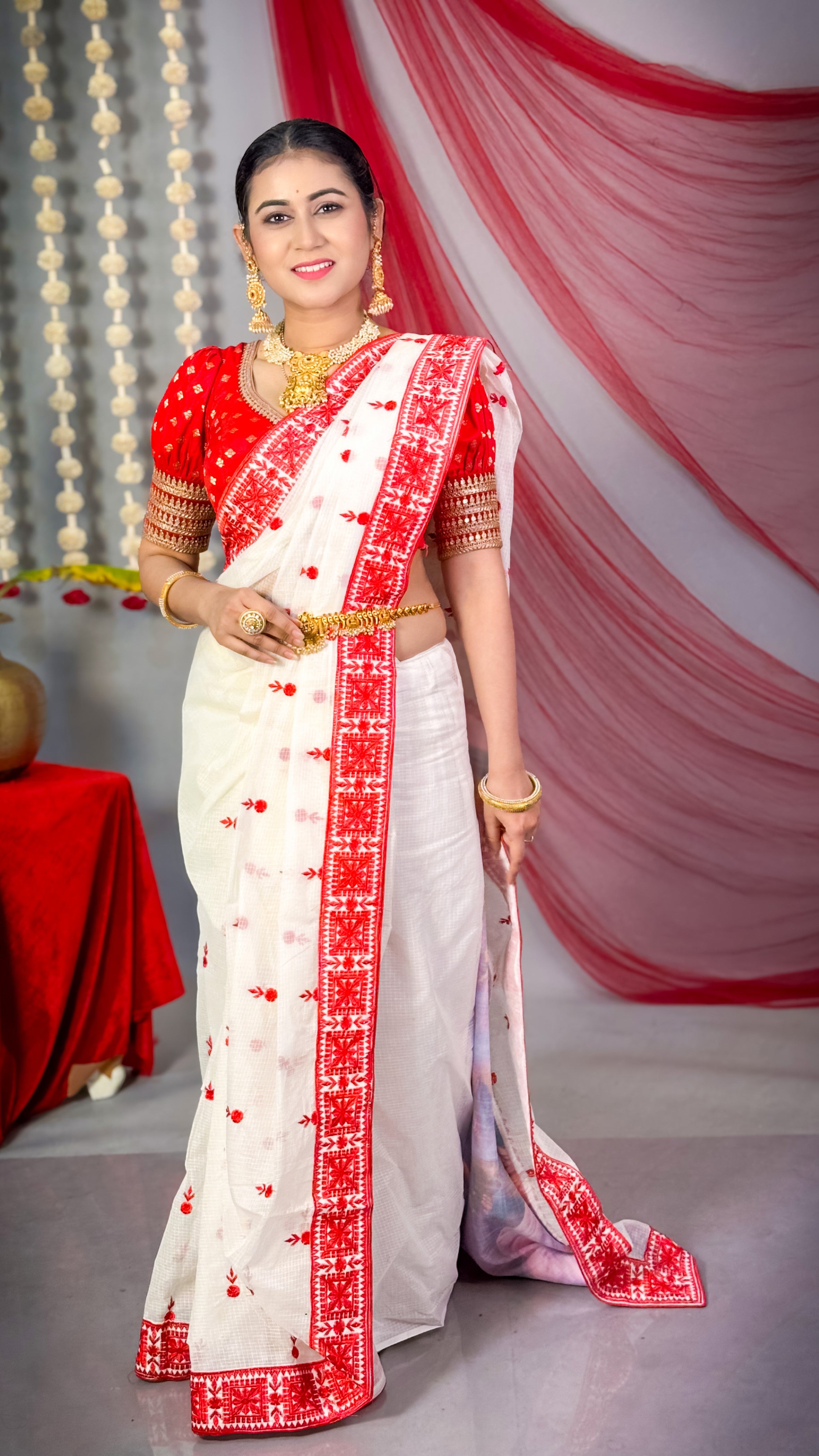 White and Red Blended Kota Saree With Printed Pallu - Keya Seth Exclusive