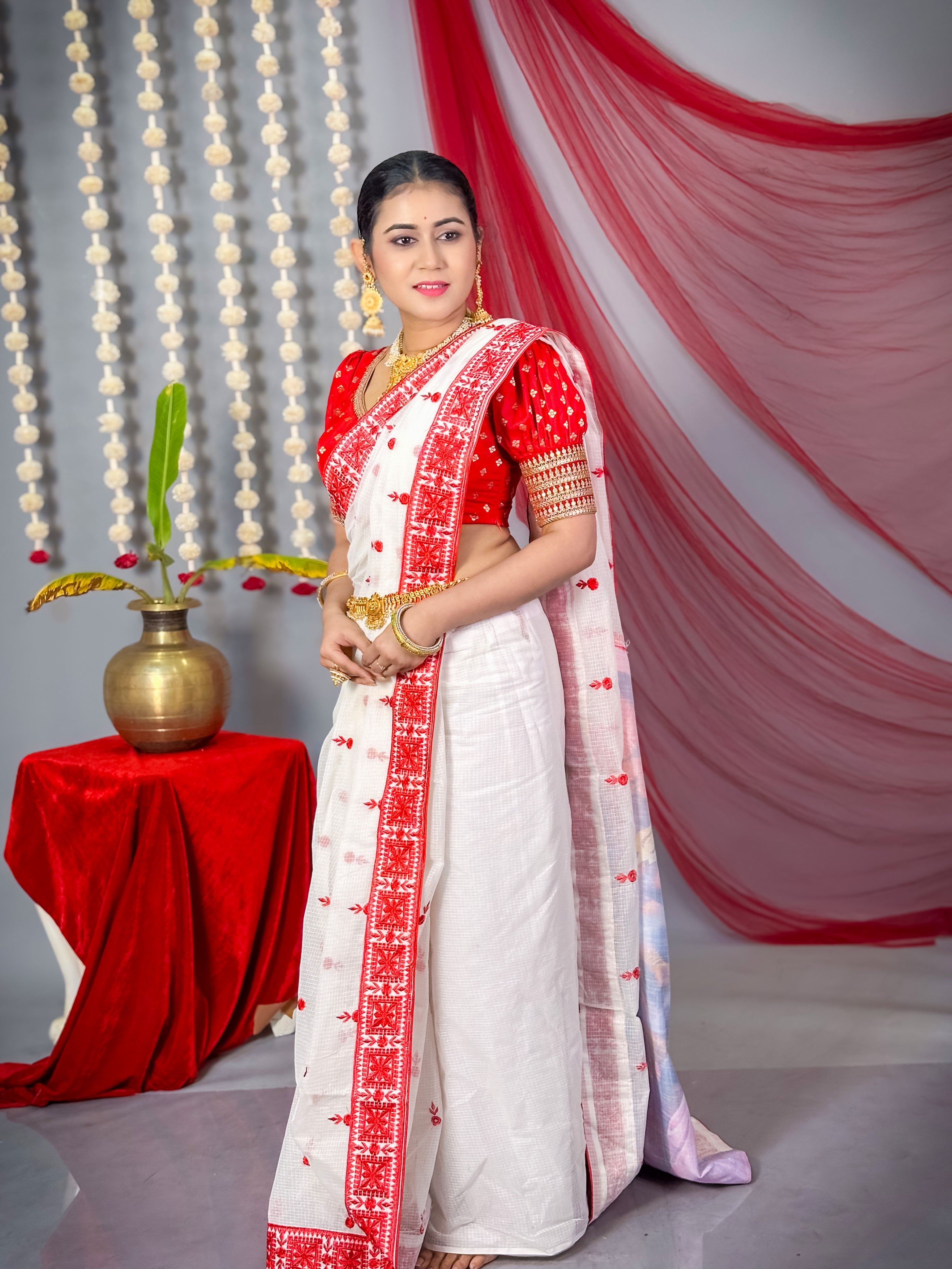 White and Red Blended Kota Saree With Printed Pallu - Keya Seth Exclusive
