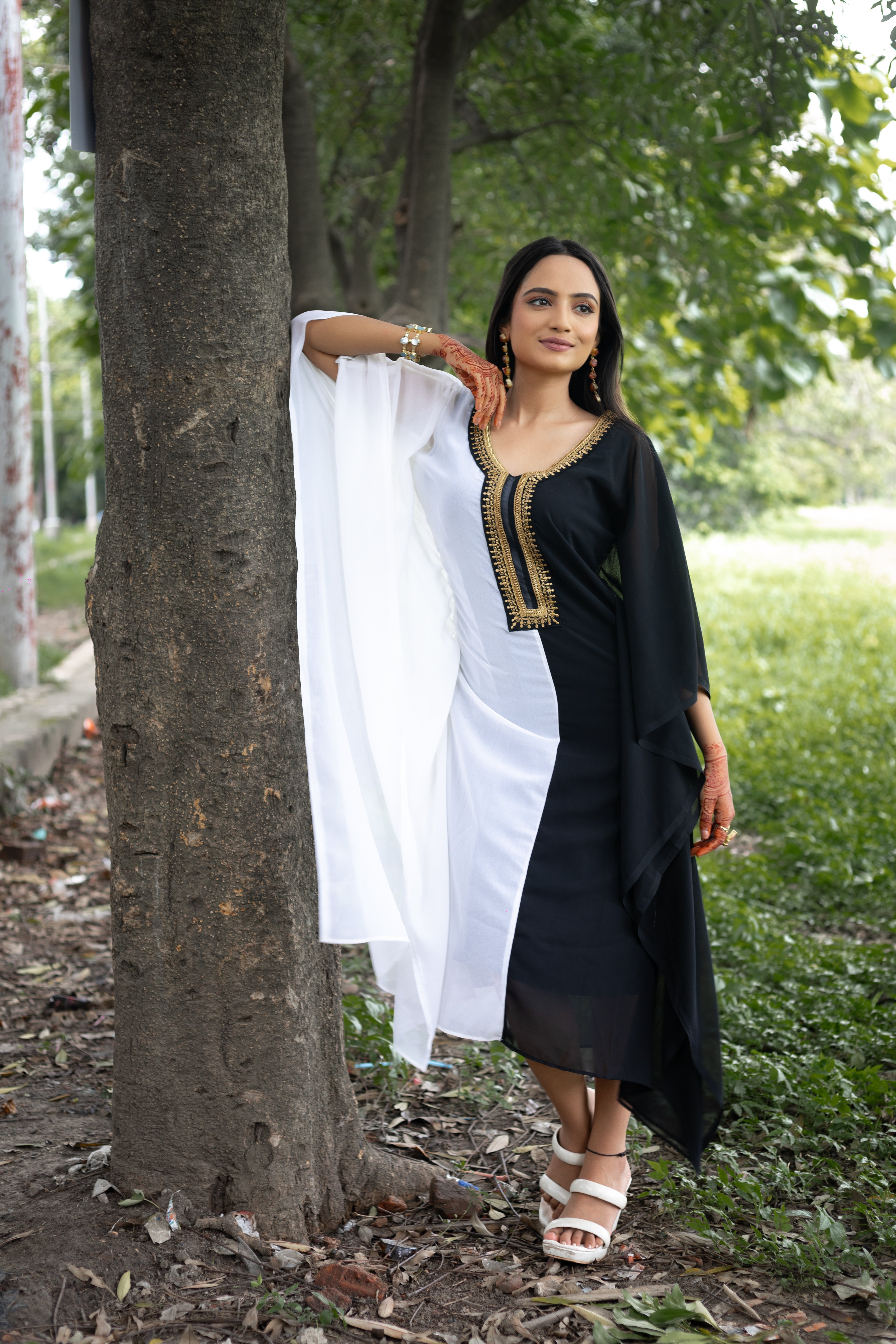 Women's White and Black Georgette Kaftan - Keya Seth Exclusive