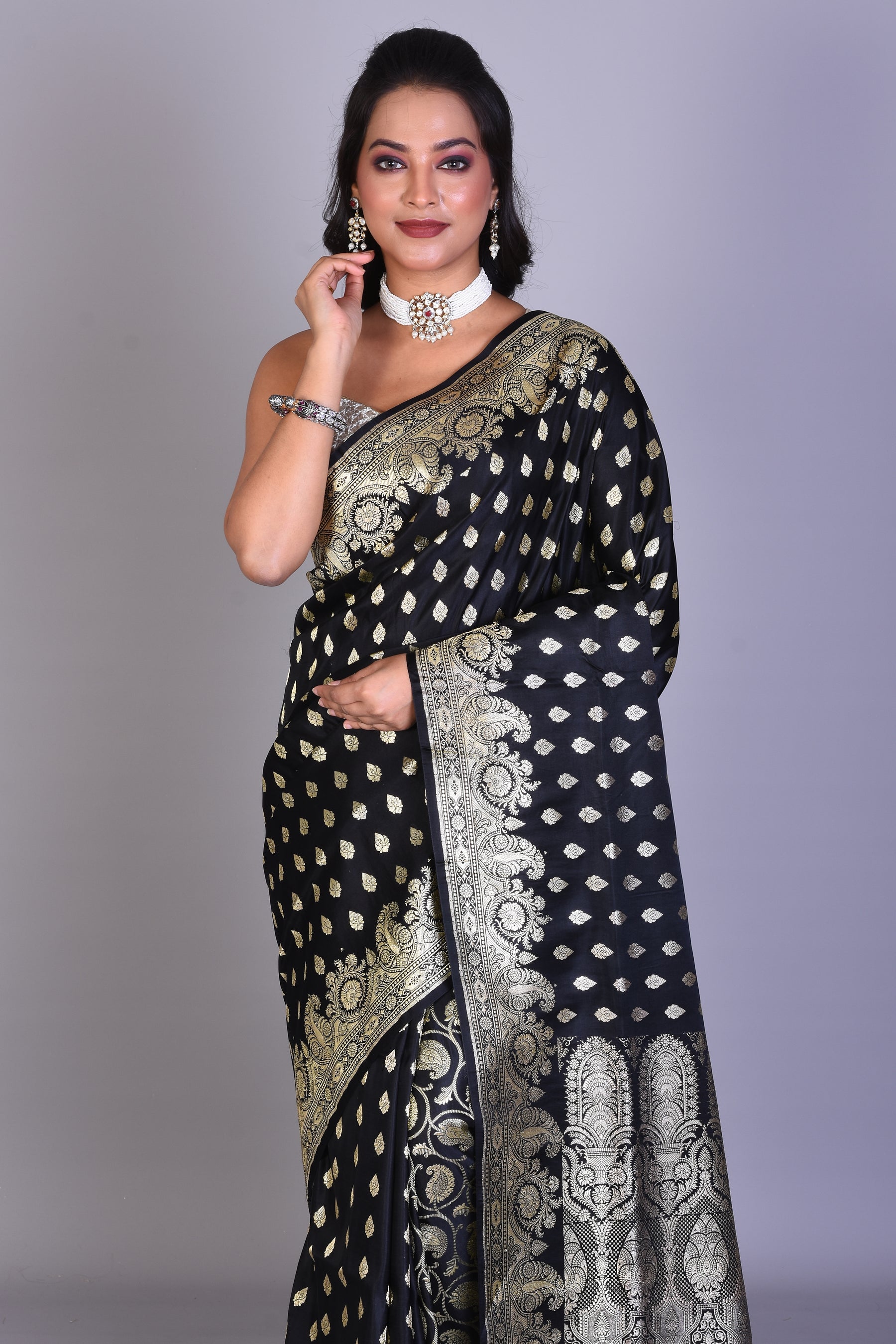 Black Patli Pallu Banarasi Saree with Blouse Piece - Keya Seth Exclusive