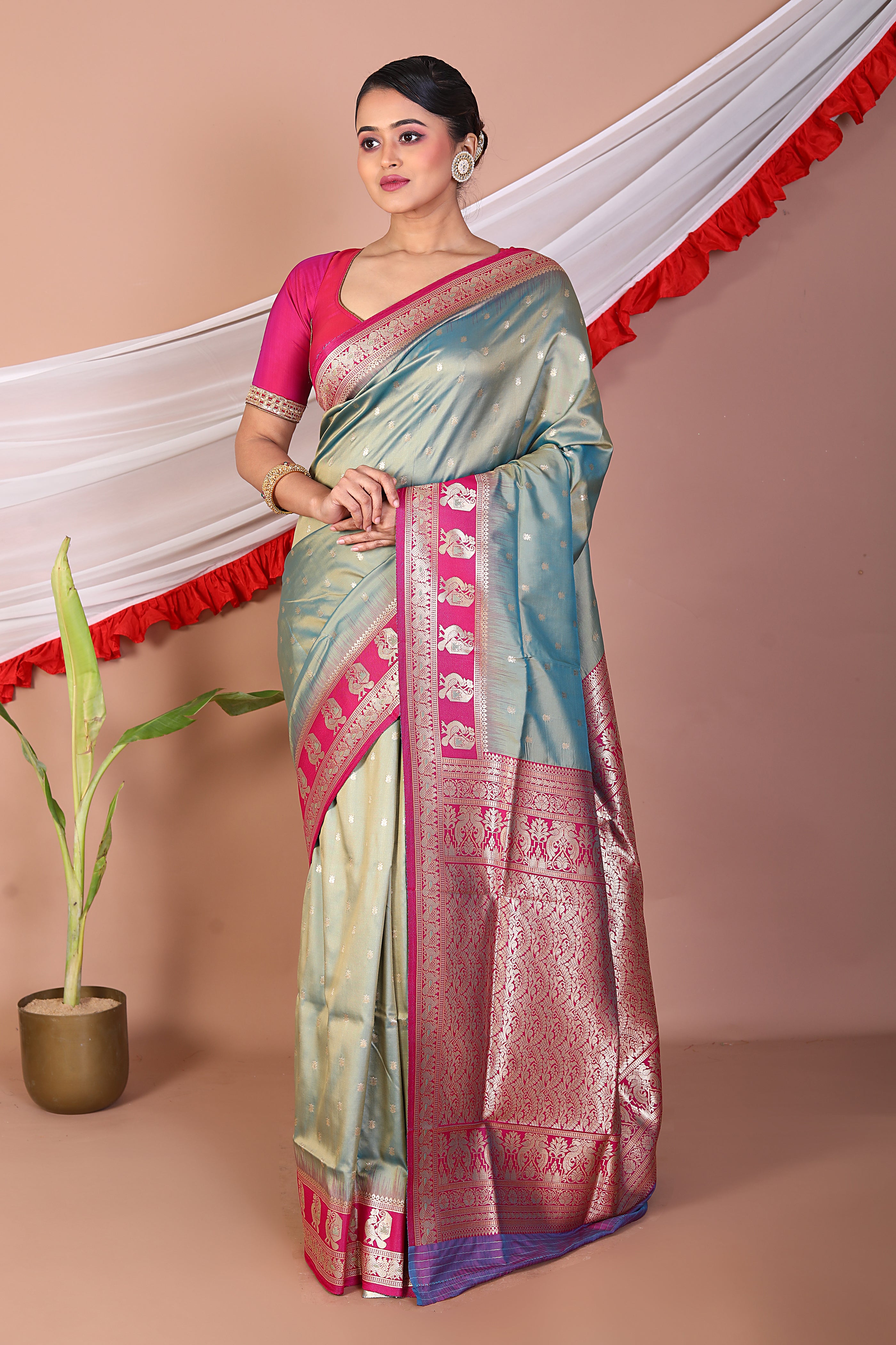 Dual Tone Green Blended Mashru Silk Saree - Keya Seth Exclusive