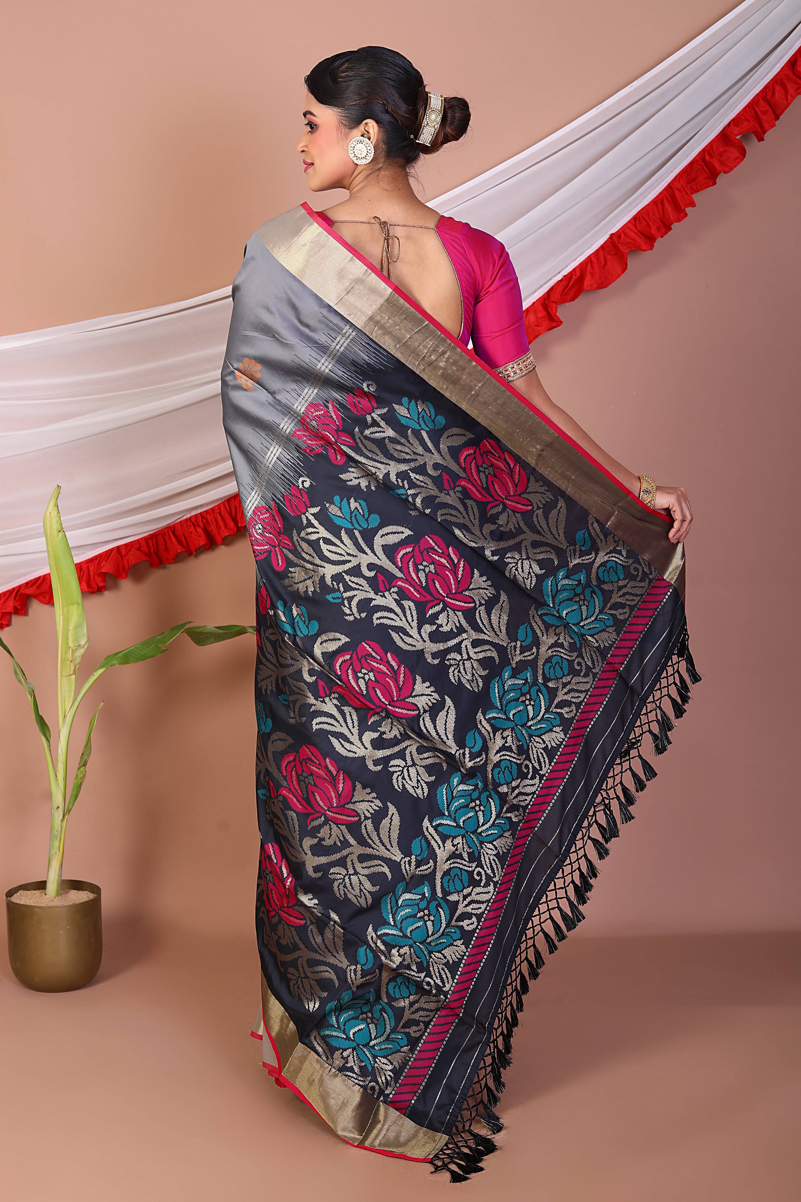 Grey Blended Bangalore Silk Saree - Keya Seth Exclusive