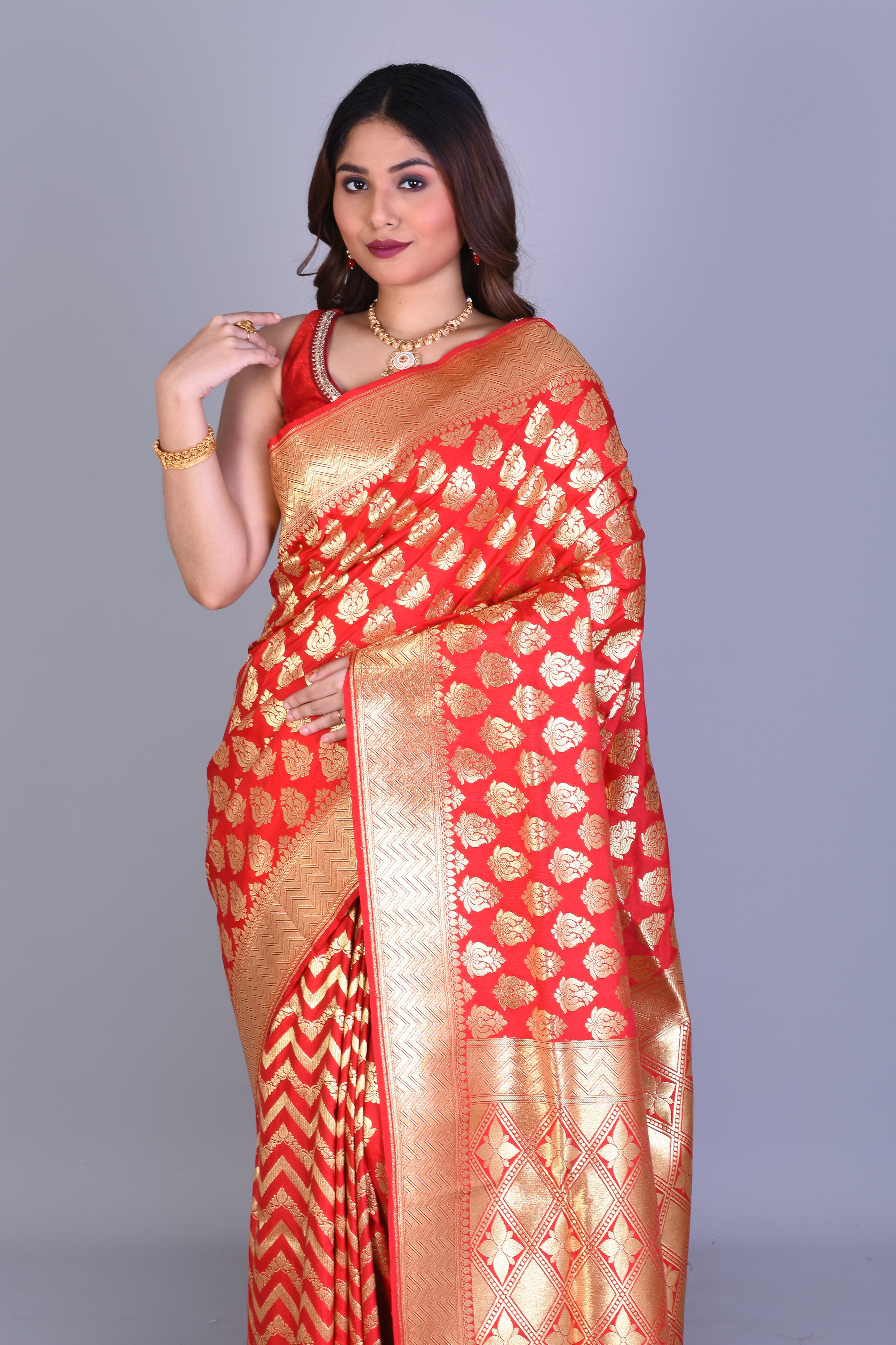 Red Patli Pallu Banarasi Saree with Blouse Piece - Keya Seth Exclusive