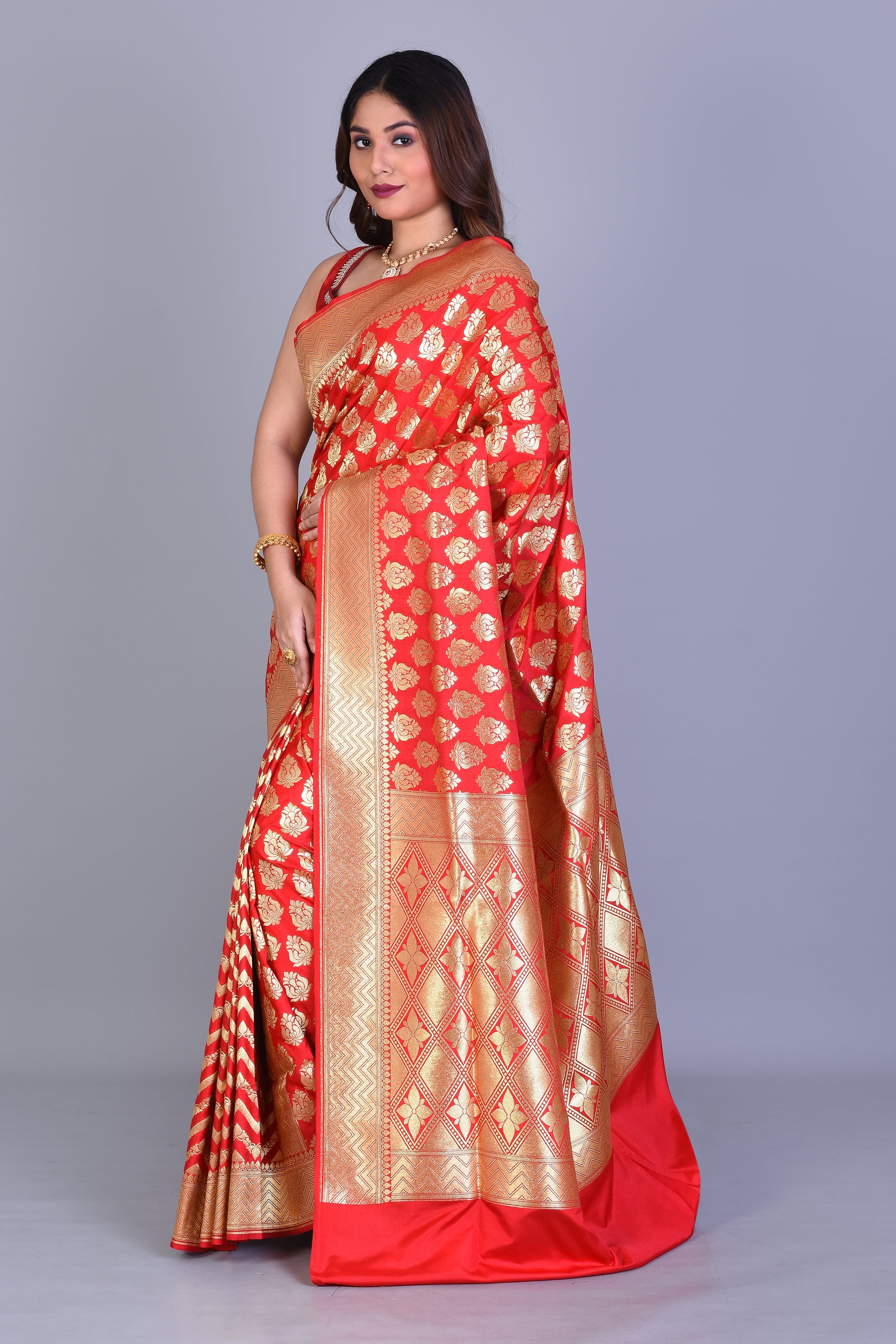 Red Patli Pallu Banarasi Saree with Blouse Piece - Keya Seth Exclusive