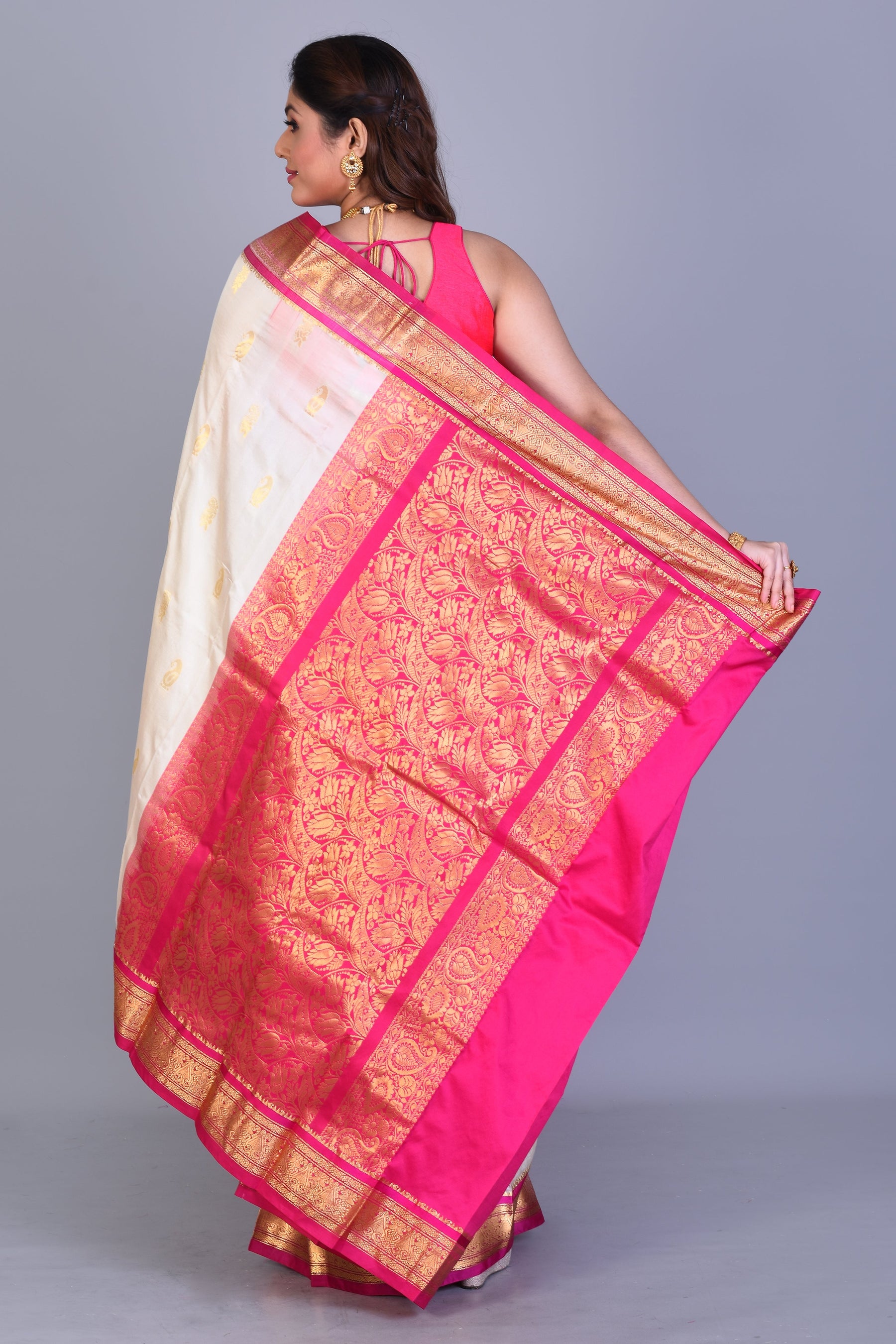 Off-White Blended Kanjivaram Saree with Blouse Piece - Keya Seth Exclusive