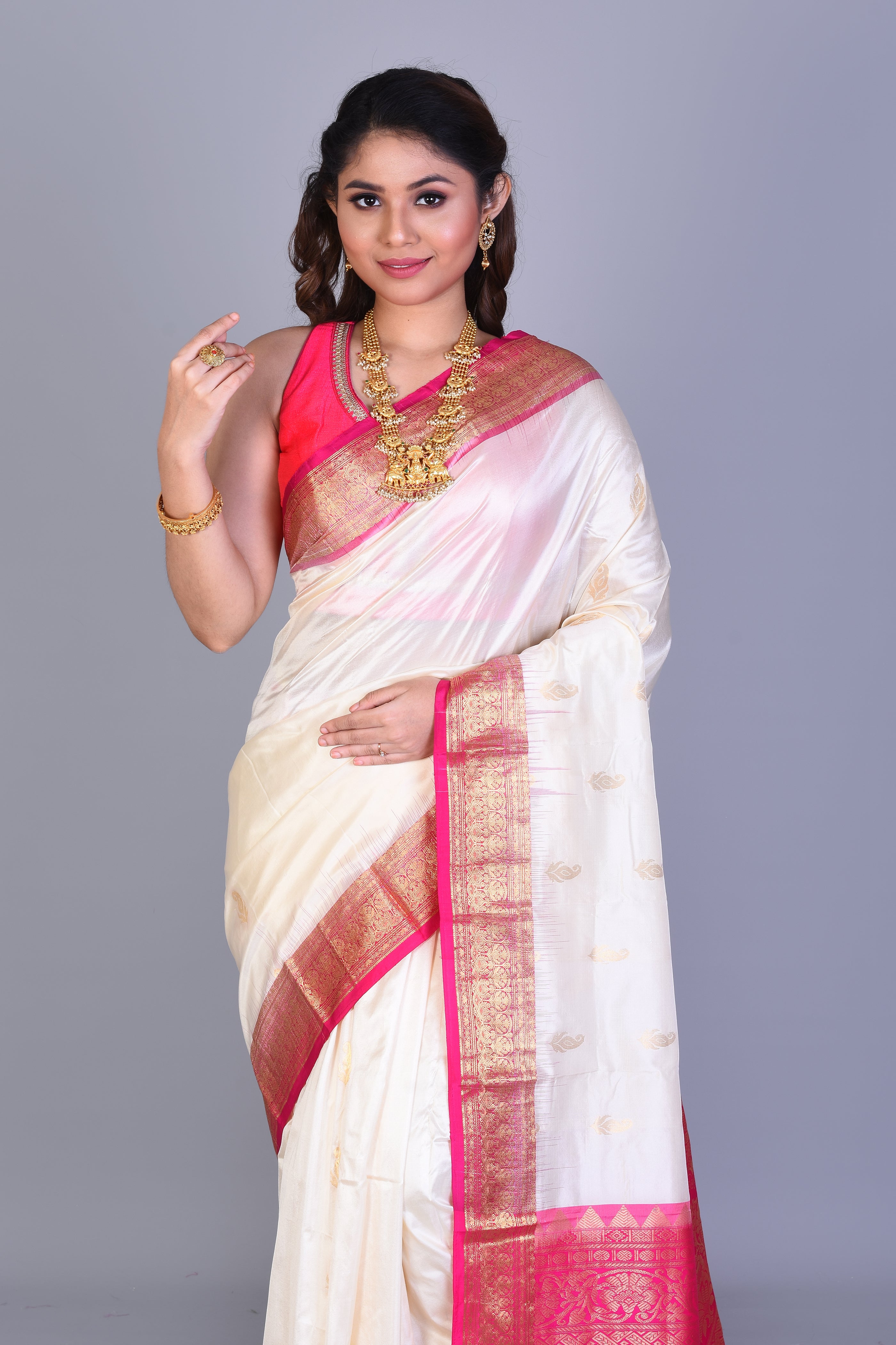 Off-White Blended Kanjivaram Saree with Blouse Piece - Keya Seth Exclusive