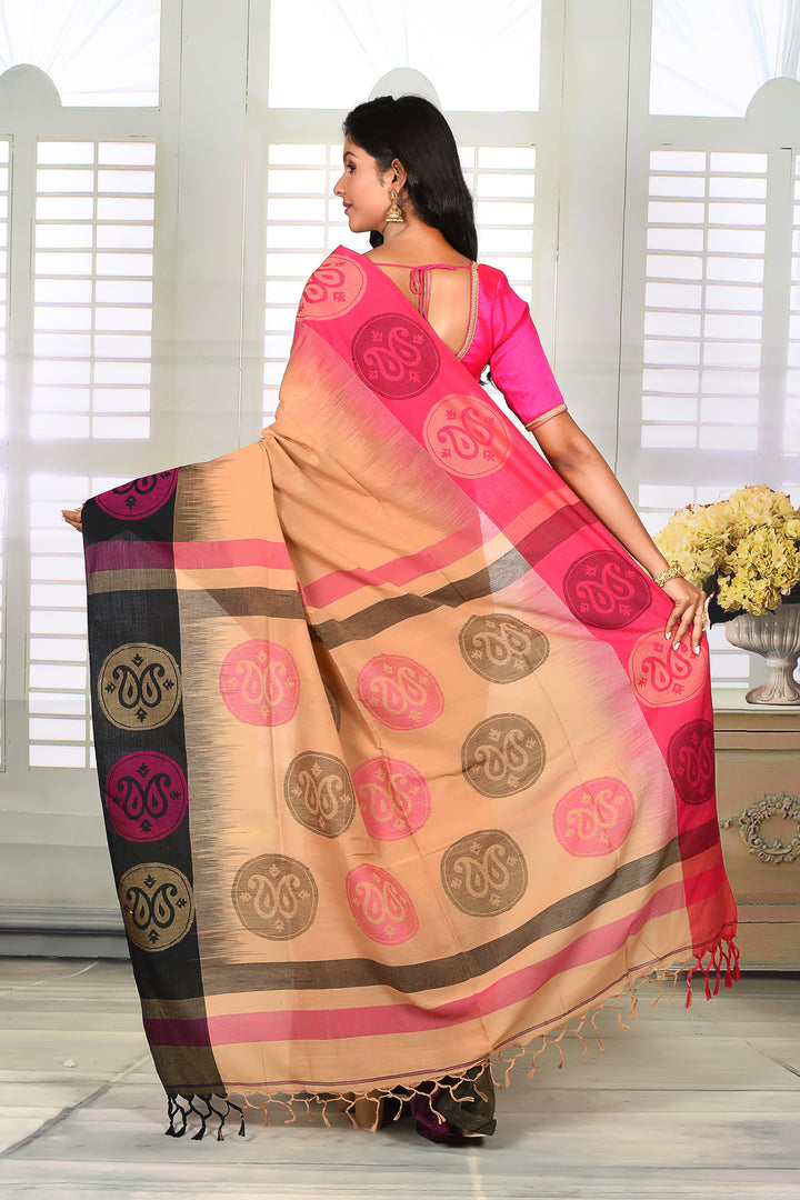 OFF-WHITE  COTTON HANDLOOM SAREE WITH GANGA-JAMUNA PAISLEY BORDER - Keya Seth Exclusive