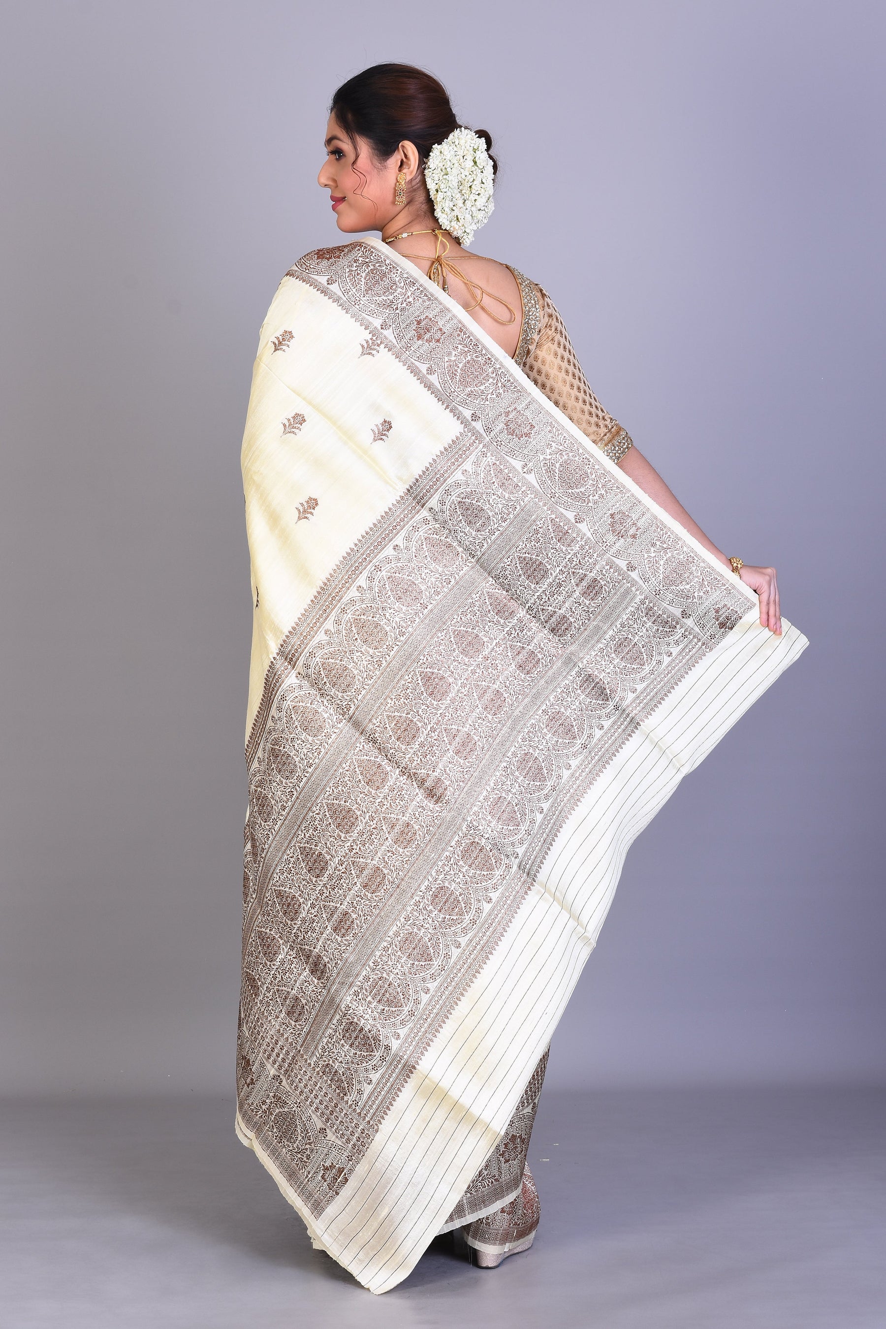 Off-white Pure Raw Saree with Blouse Piece - Keya Seth Exclusive