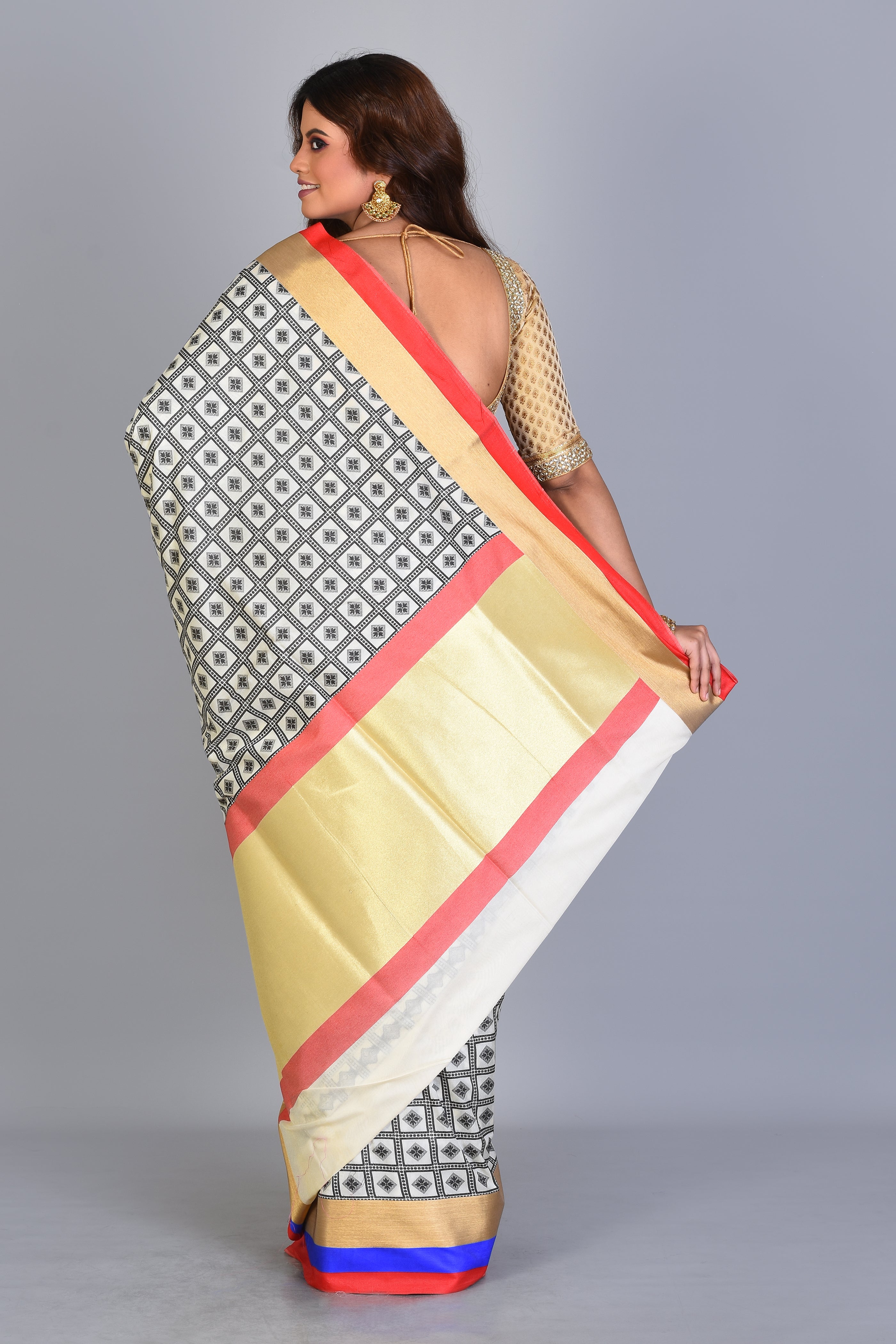 Off-white Blended Silk Saree with Threadwork - Keya Seth Exclusive