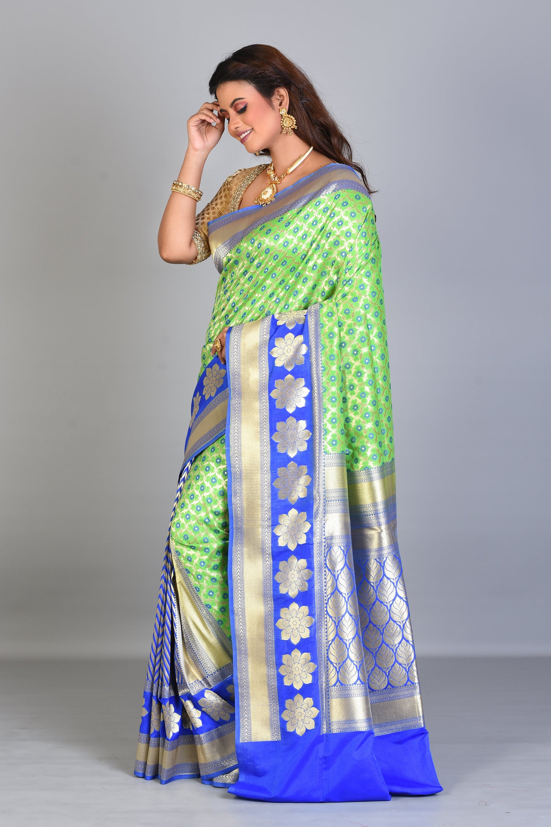 Green Patli Pallu Blended Silk Saree with Blue Borders - Keya Seth Exclusive