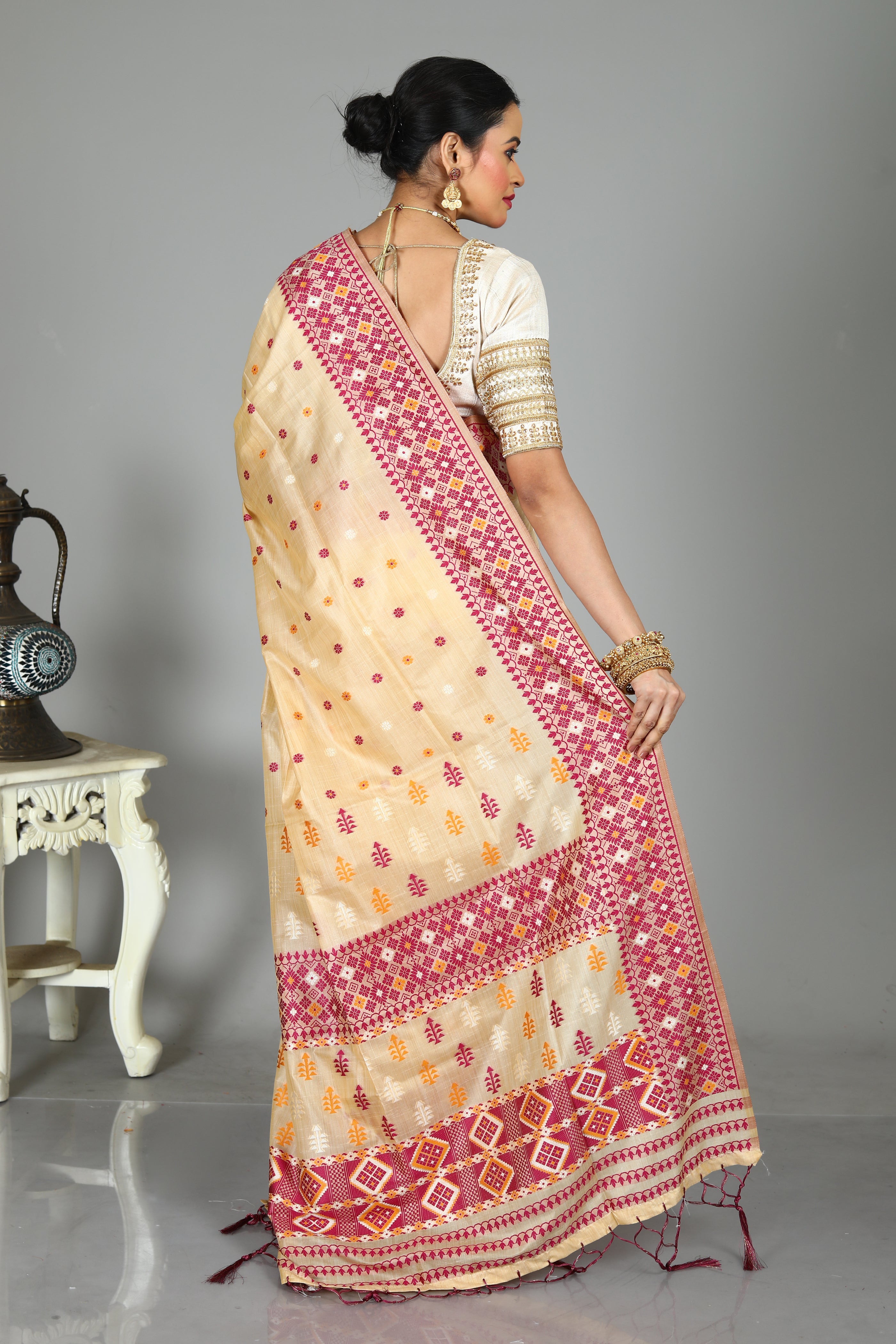 Offwhite Blended Tussar Silk Saree