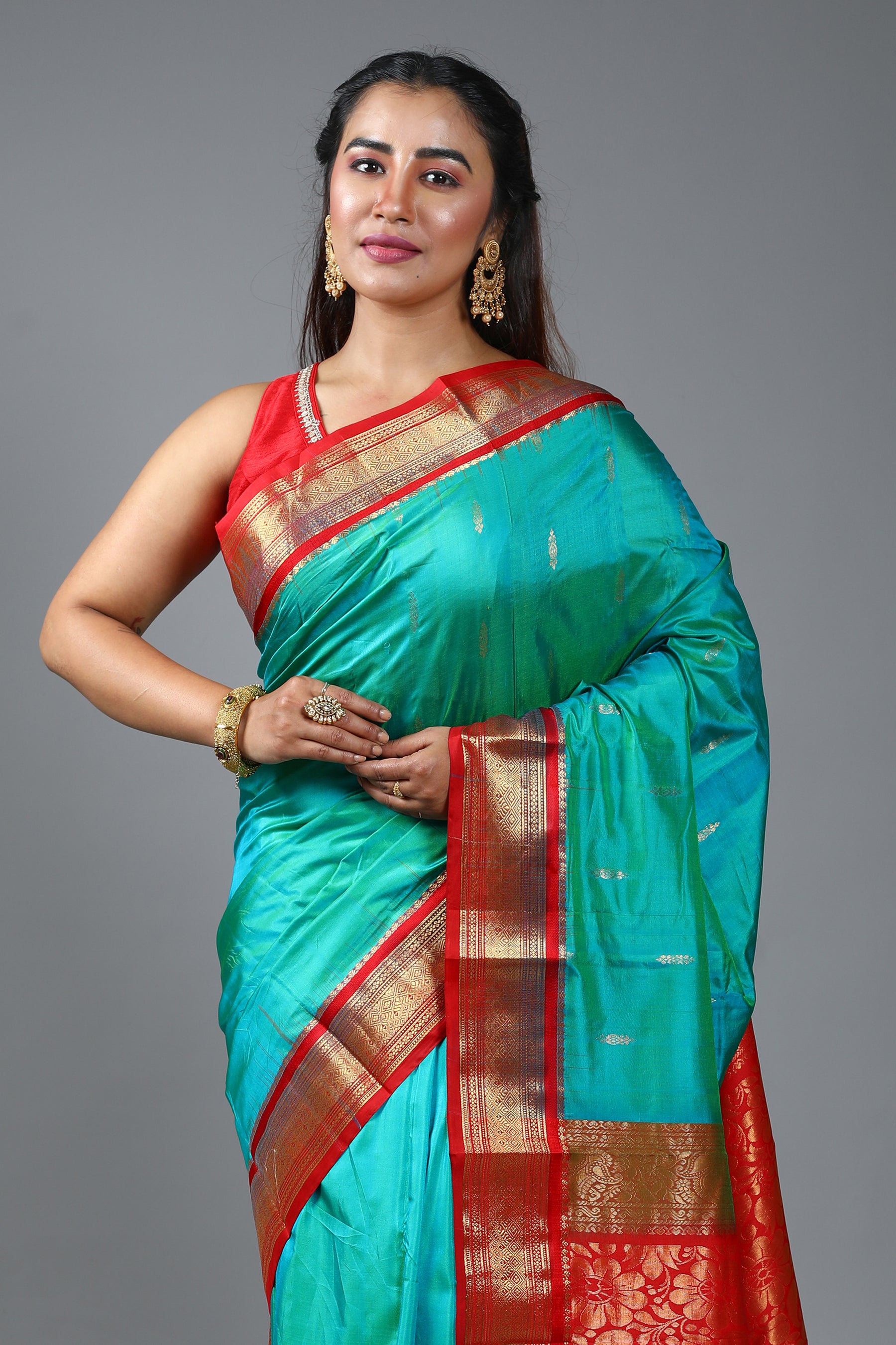 Dual Tone Green Blended Kanjivaram Silk Saree