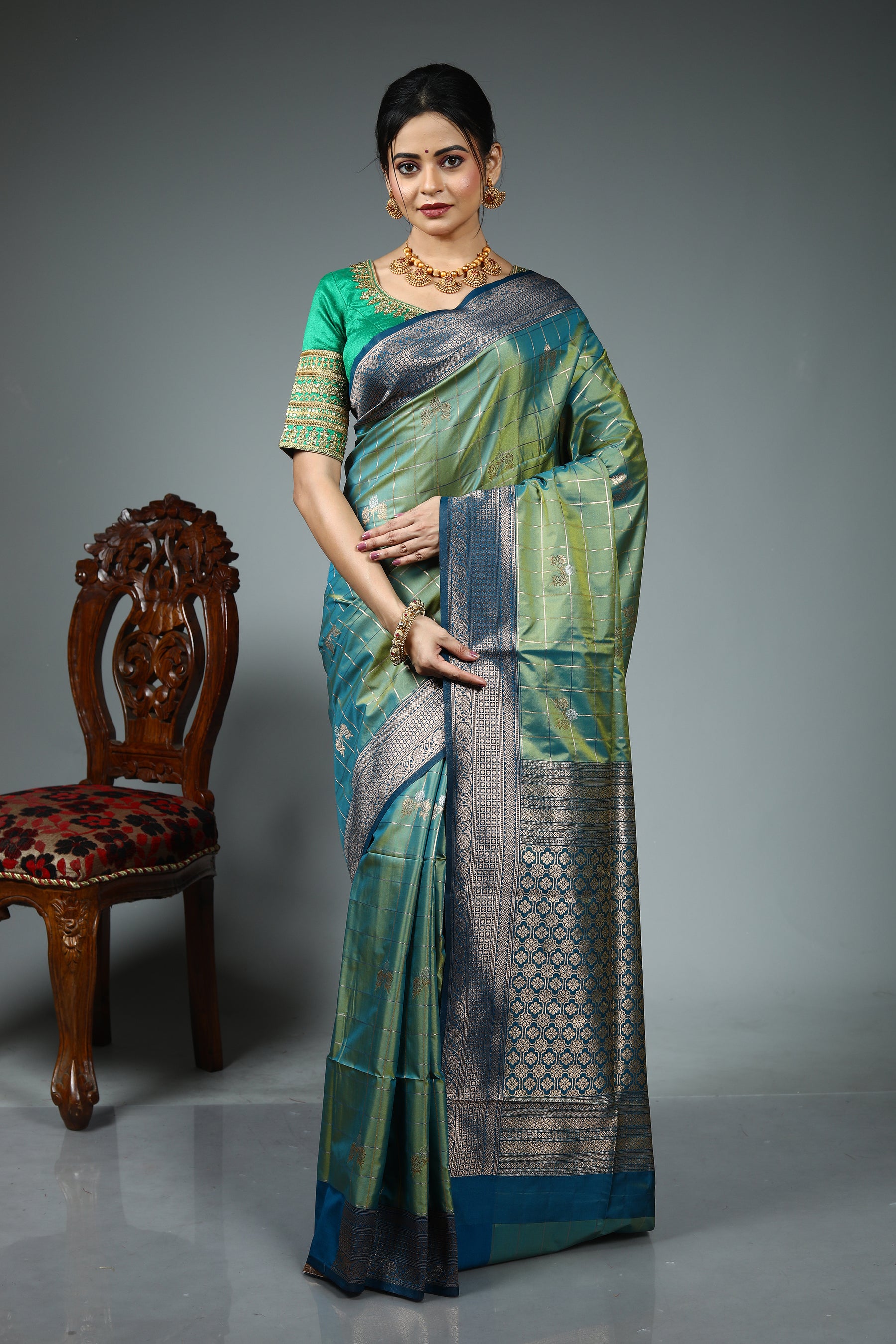 Dual Tone Green Blended Silk Saree