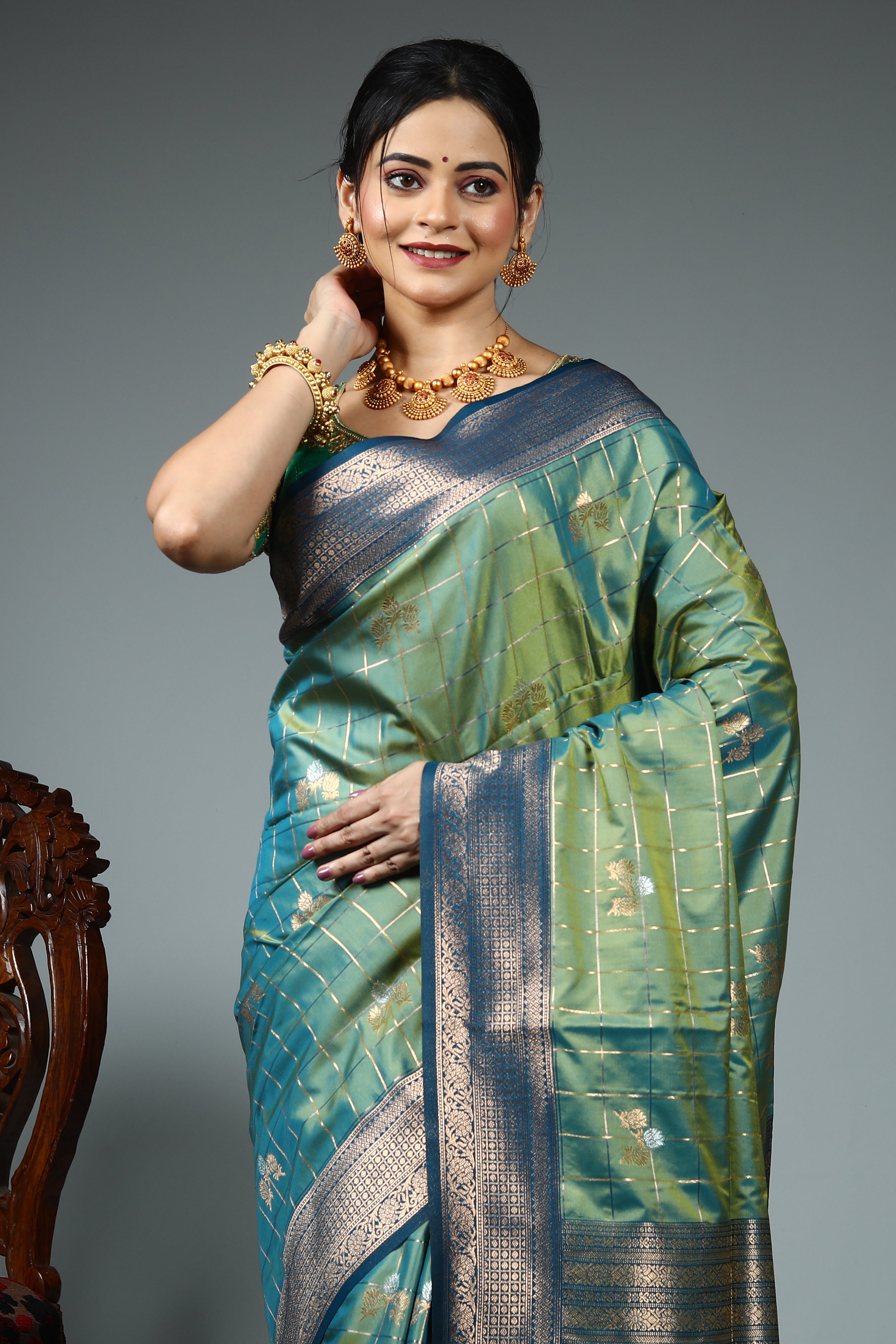 Dual Tone Green Blended Silk Saree
