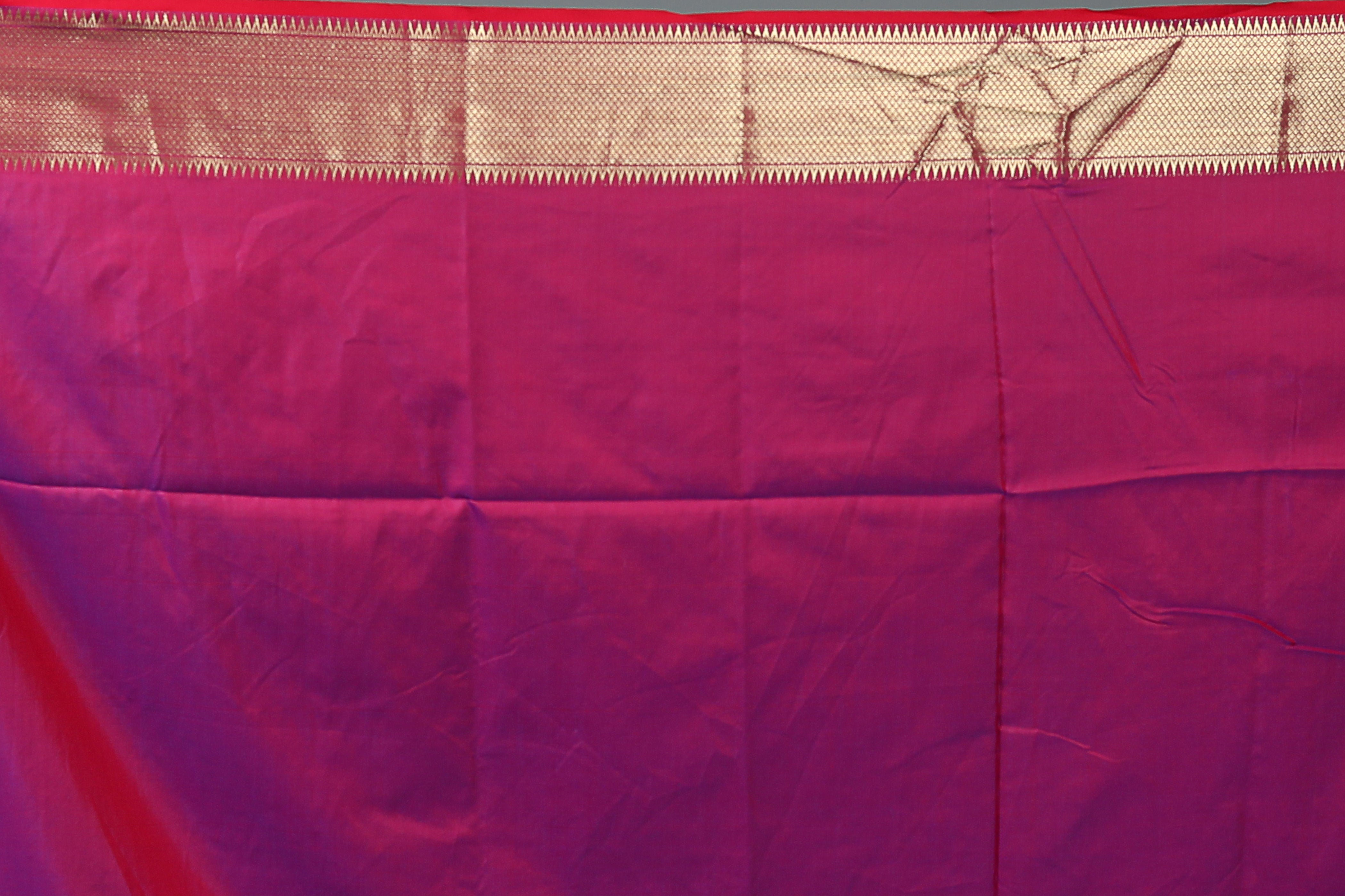 Dual Tone Green Blended Silk Saree