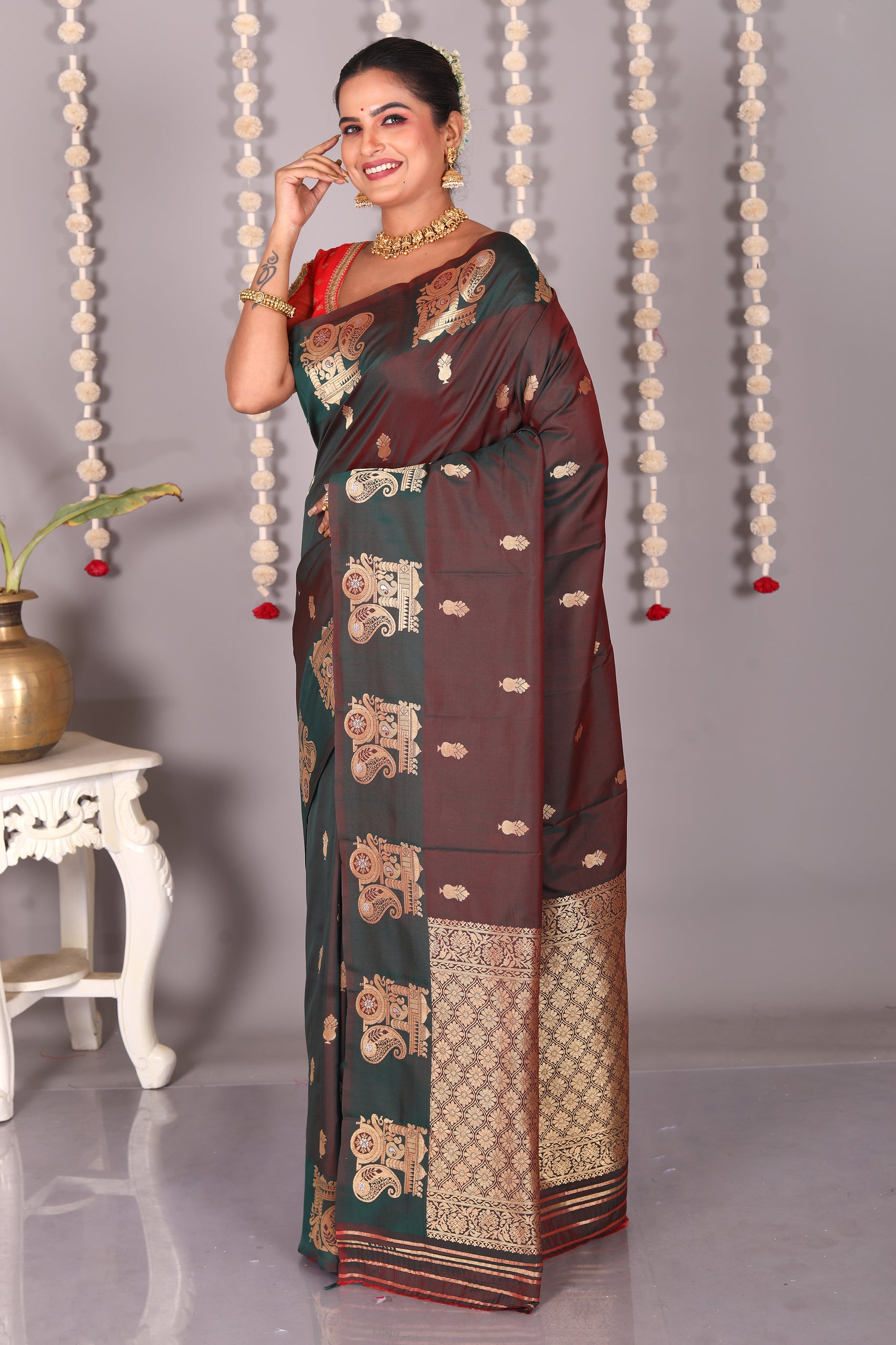Dual Tone Brown Blended Mashru Silk Saree - Keya Seth Exclusive