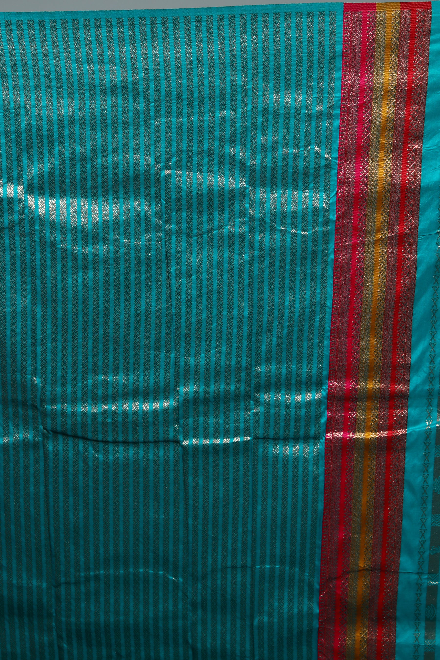 Green Dual Tone Blended Silk Saree