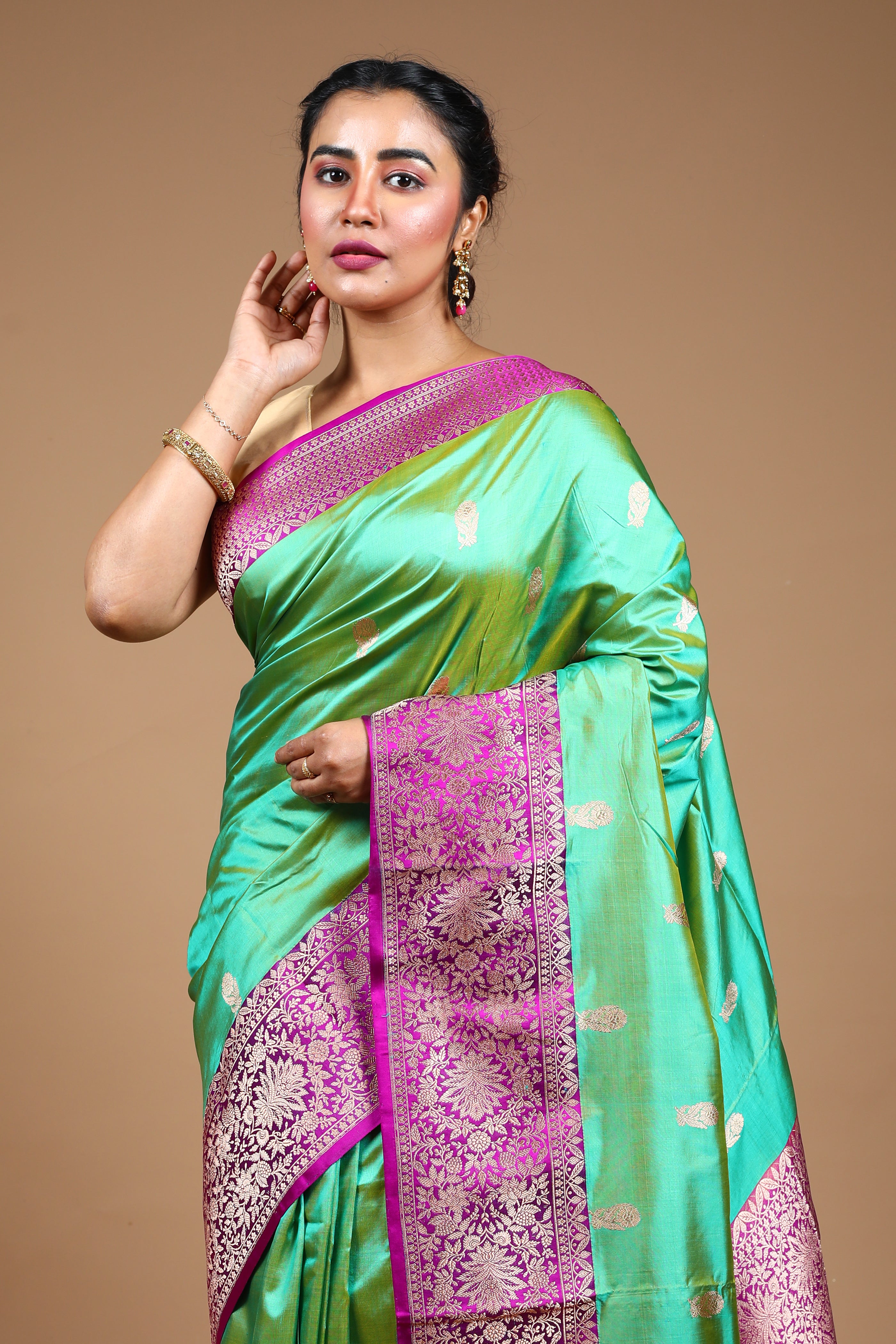 Dual Tone Green Pure Kanjivaram Silk Saree