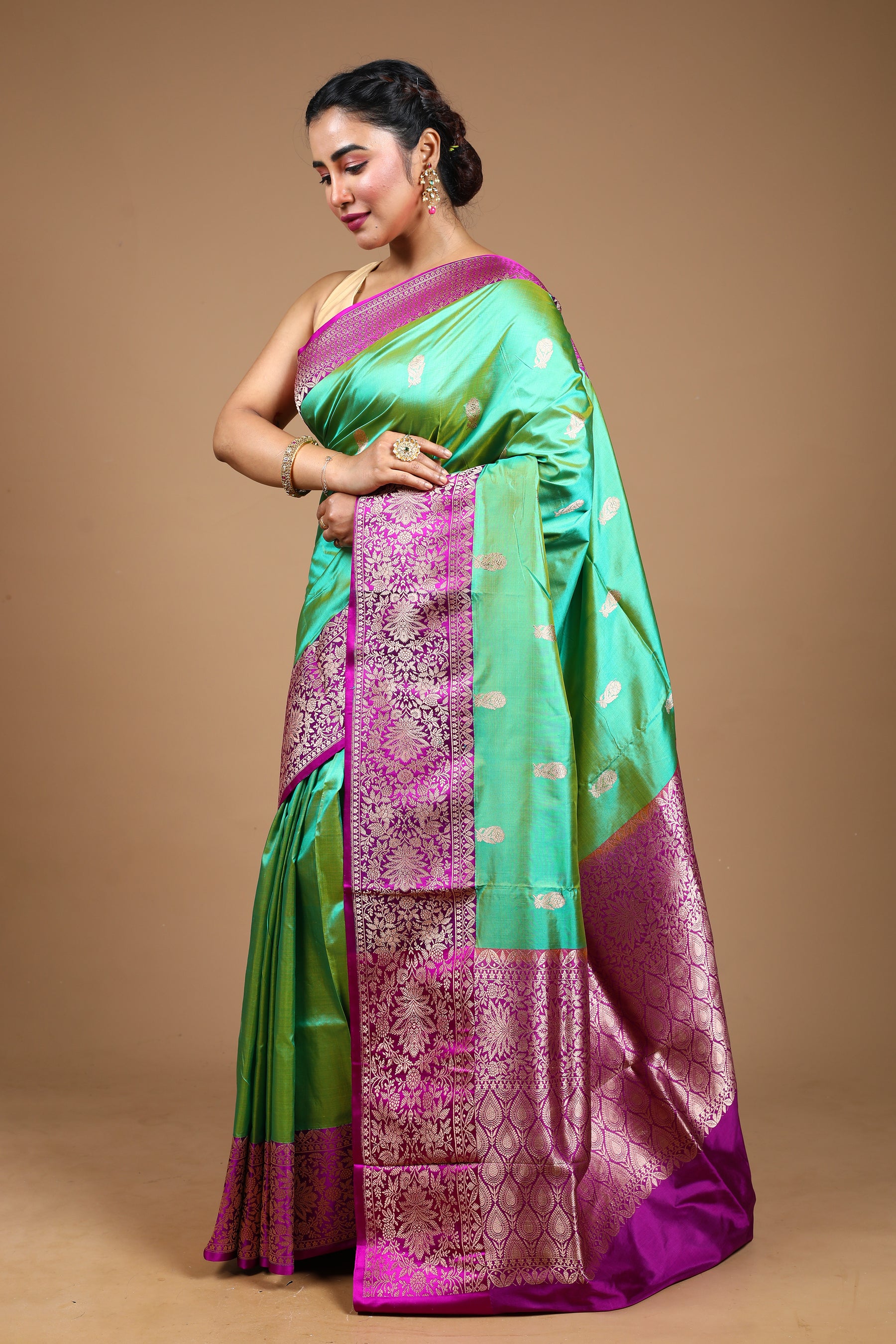 Dual Tone Green Pure Kanjivaram Silk Saree