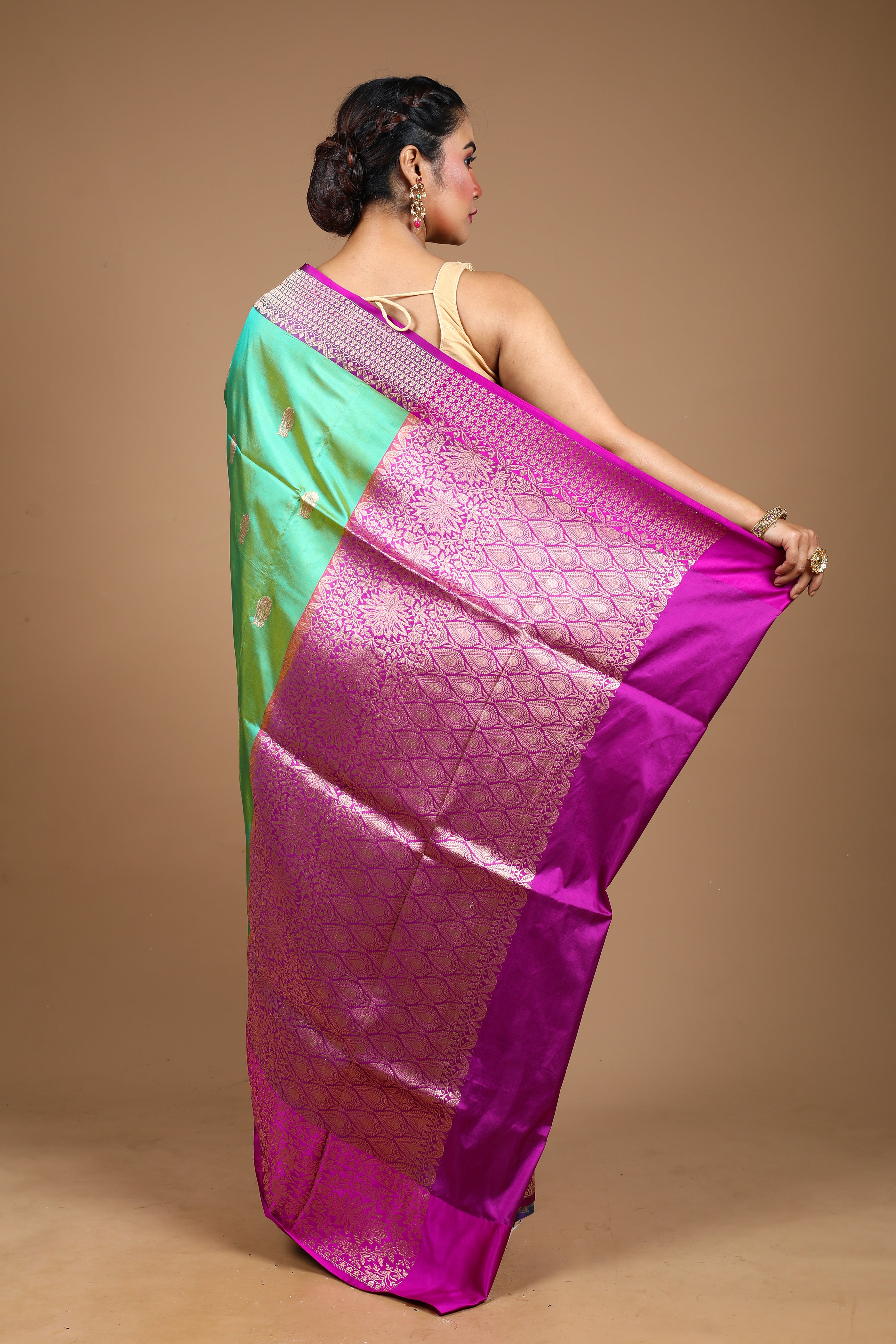Dual Tone Green Pure Kanjivaram Silk Saree