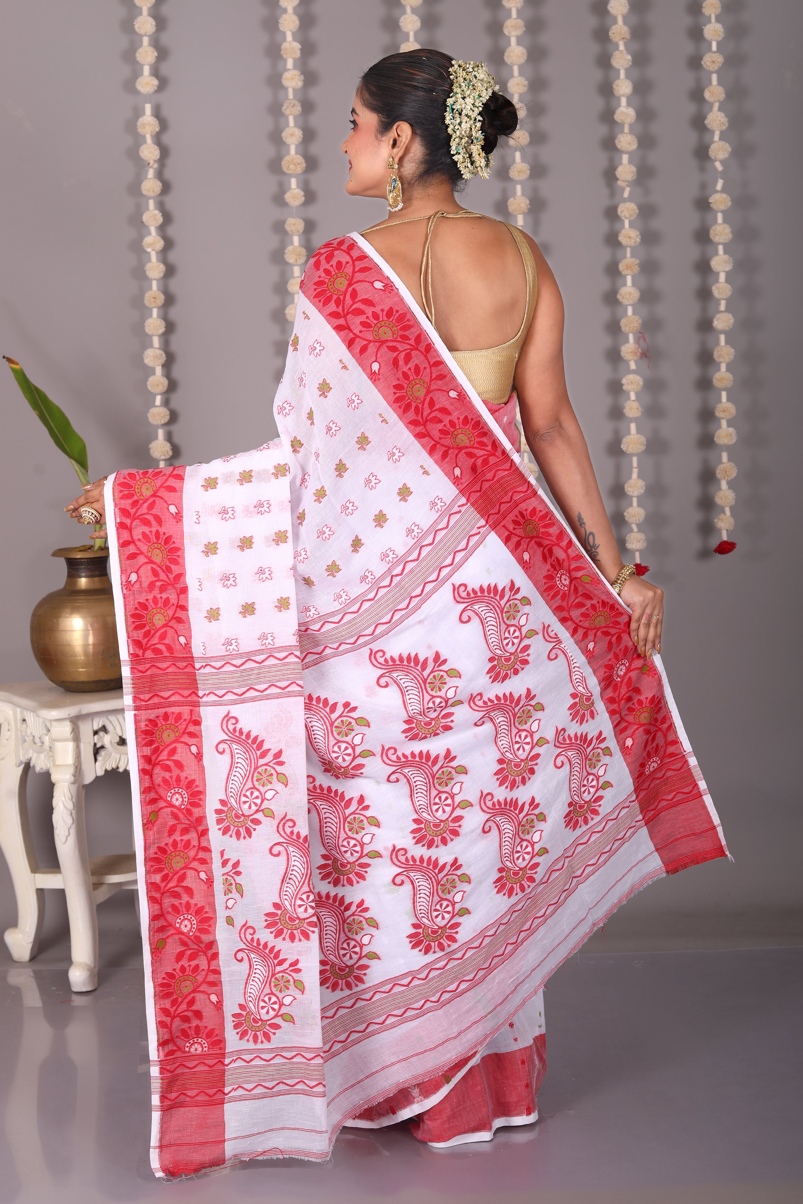White Cotton Jamdani Saree - Keya Seth Exclusive