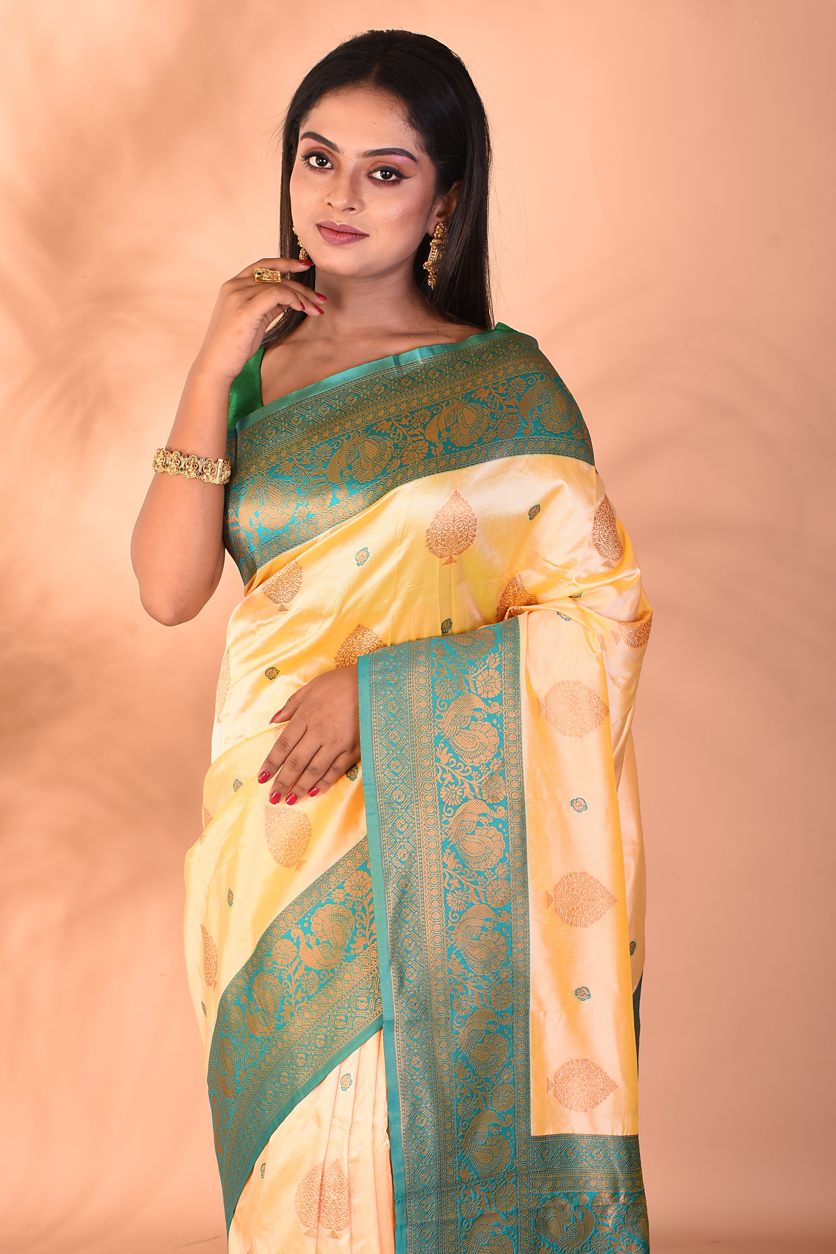 Offwhite Blended Kanjivaram Silk Saree - Keya Seth Exclusive