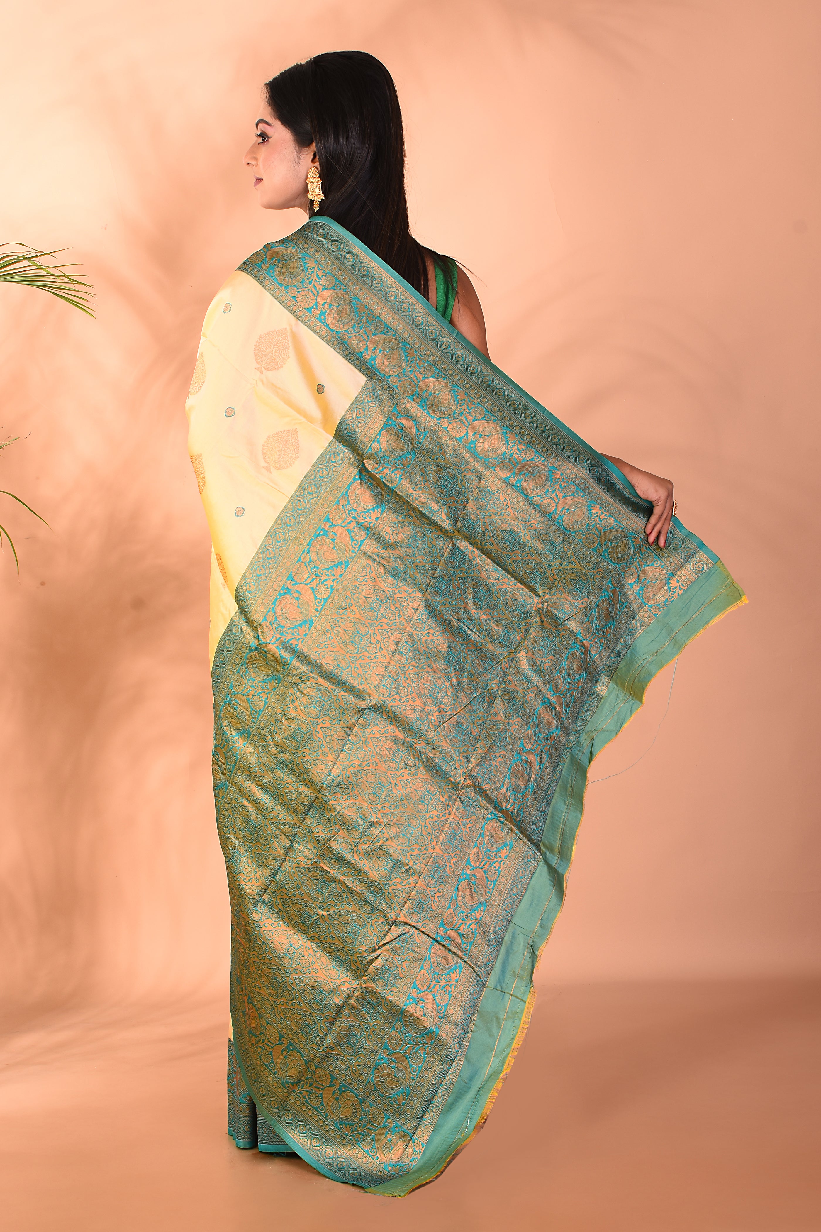 Offwhite Blended Kanjivaram Silk Saree - Keya Seth Exclusive