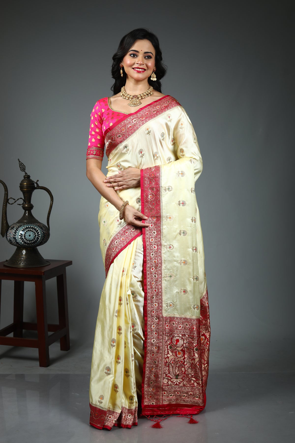 Offwhite Blended Dola Silk Saree