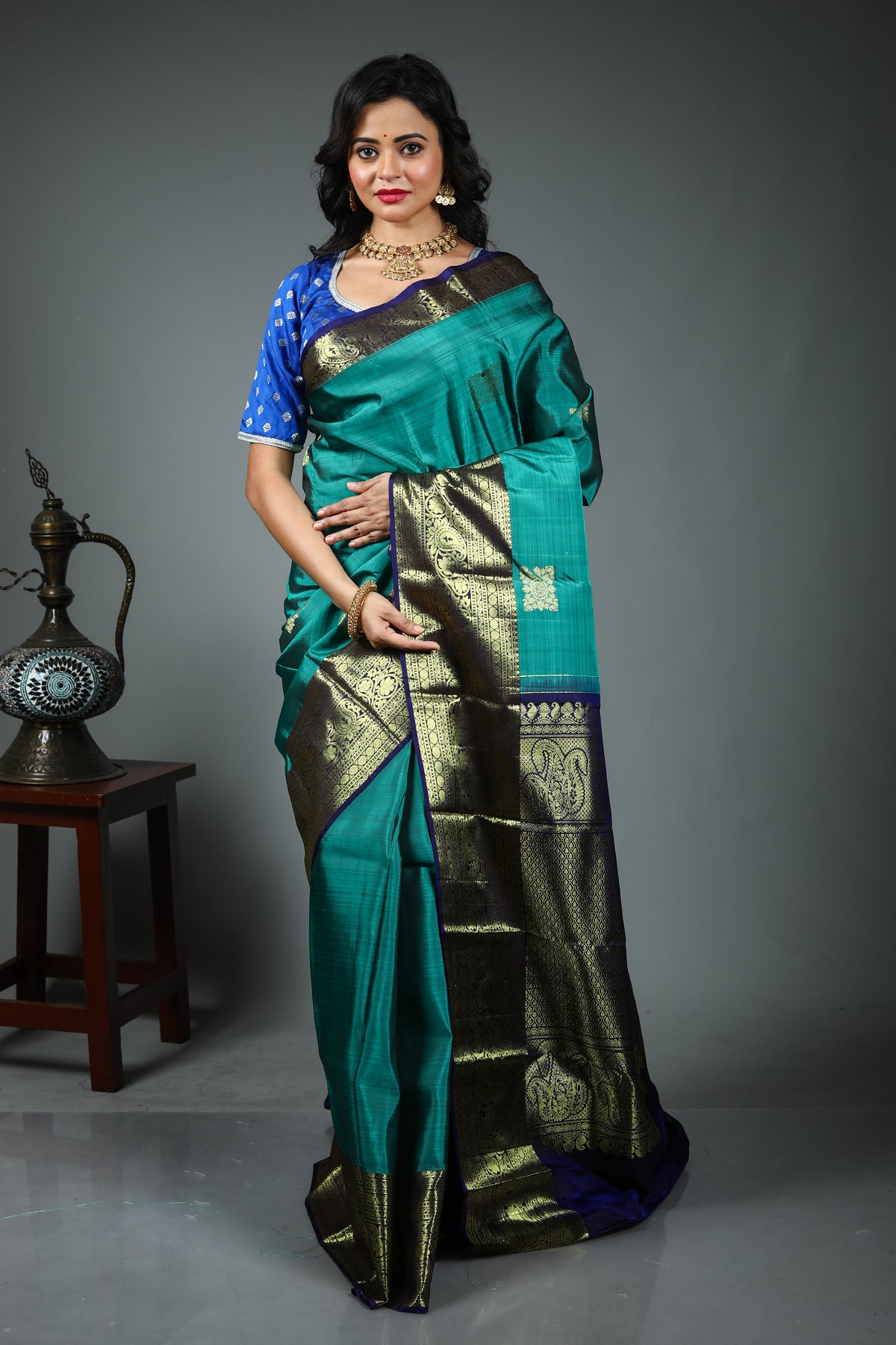 Dual Tone Green Pure Kanjivaram Silk Saree
