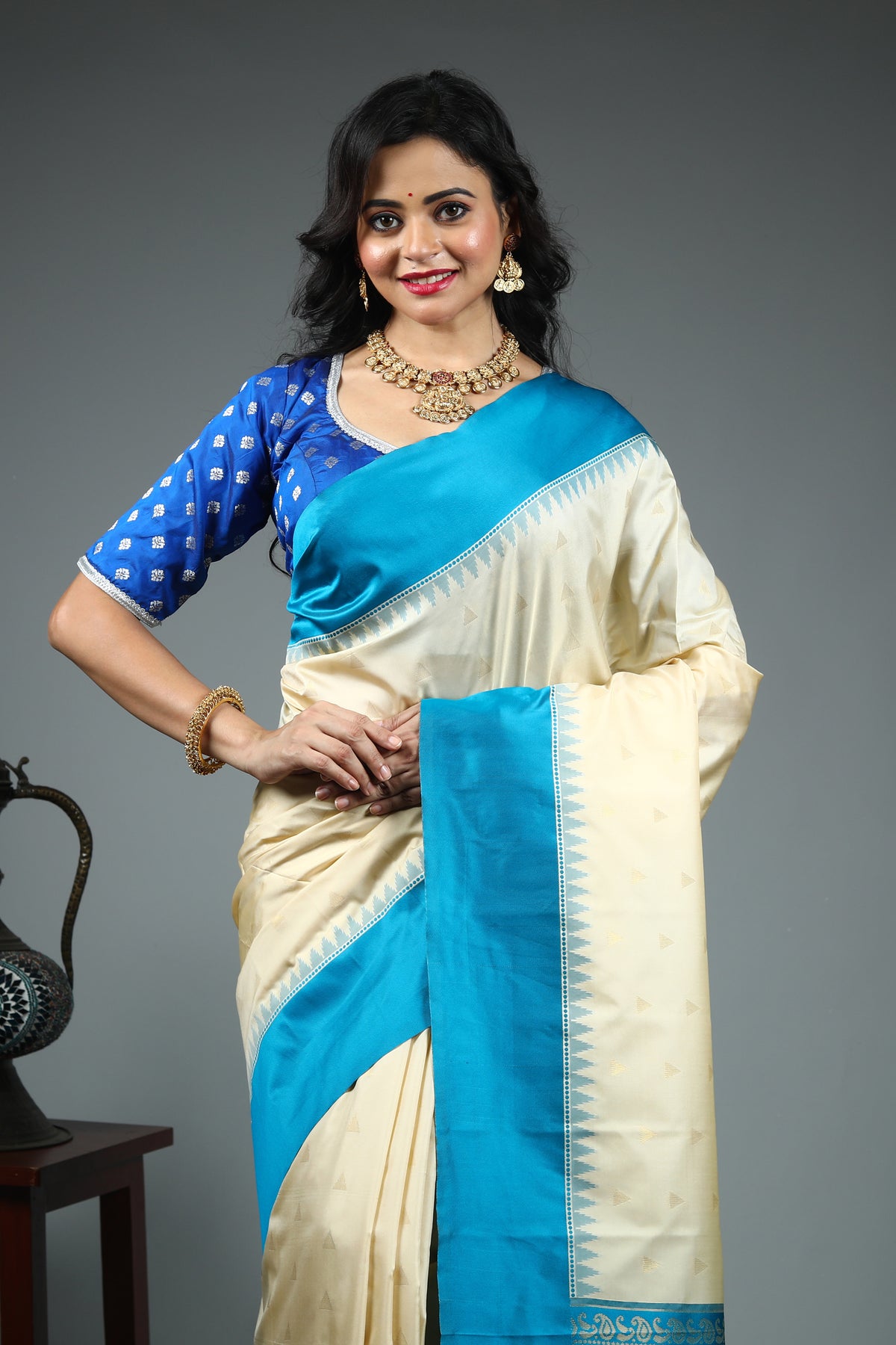 Offwhite Blended Gadwal Silk Saree
