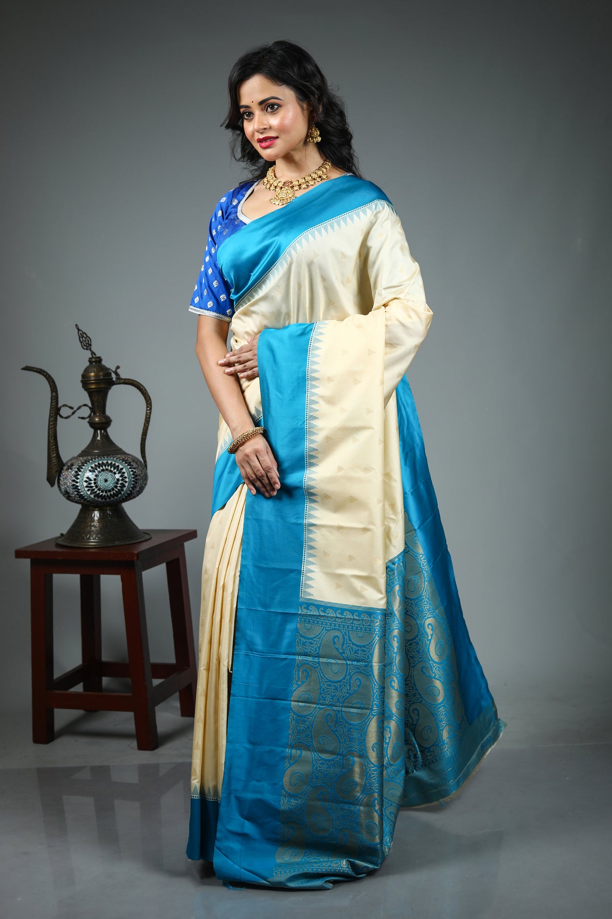 Offwhite Blended Gadwal Silk Saree