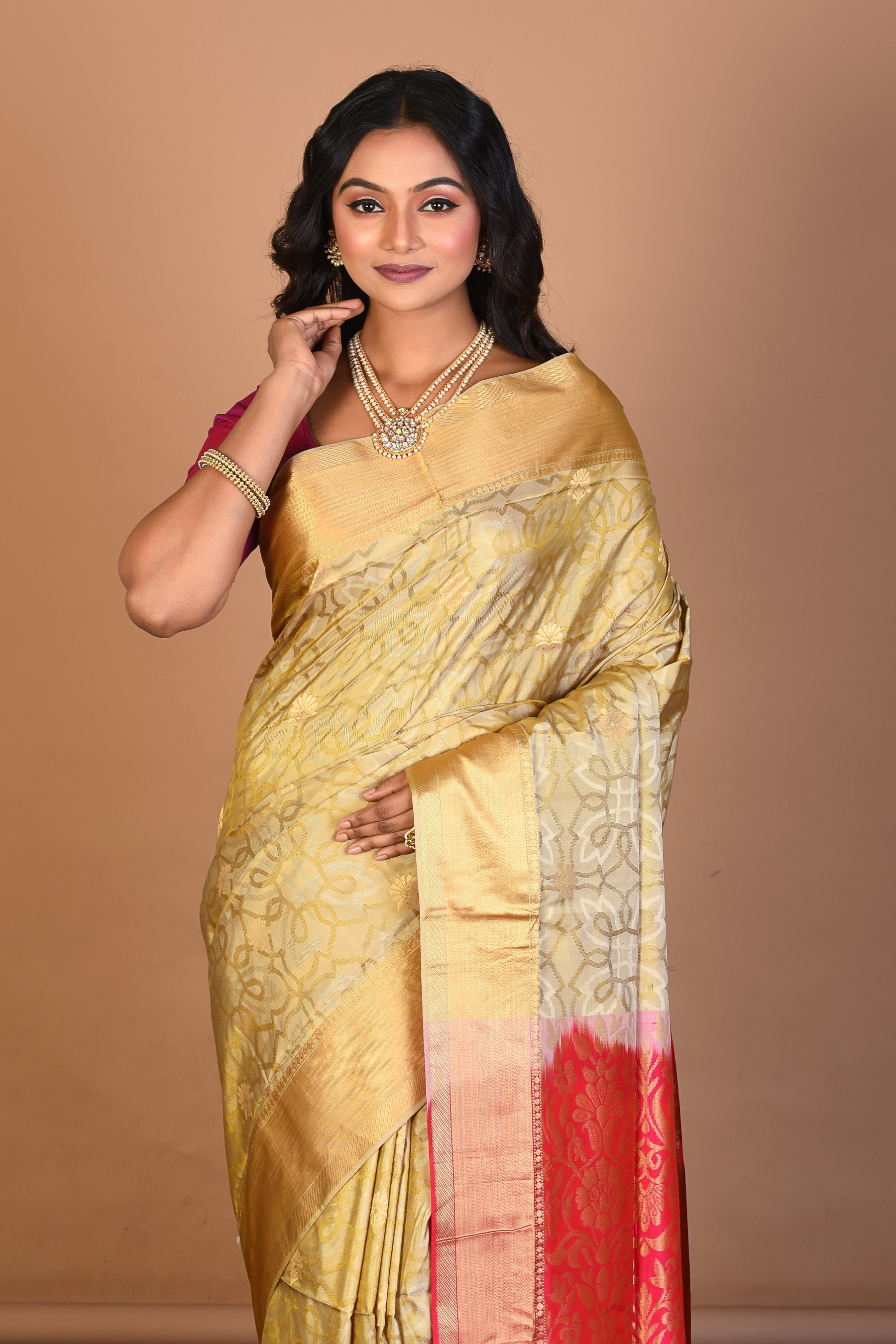 Off-white Arani Silk Saree with Blouse Piece - Keya Seth Exclusive