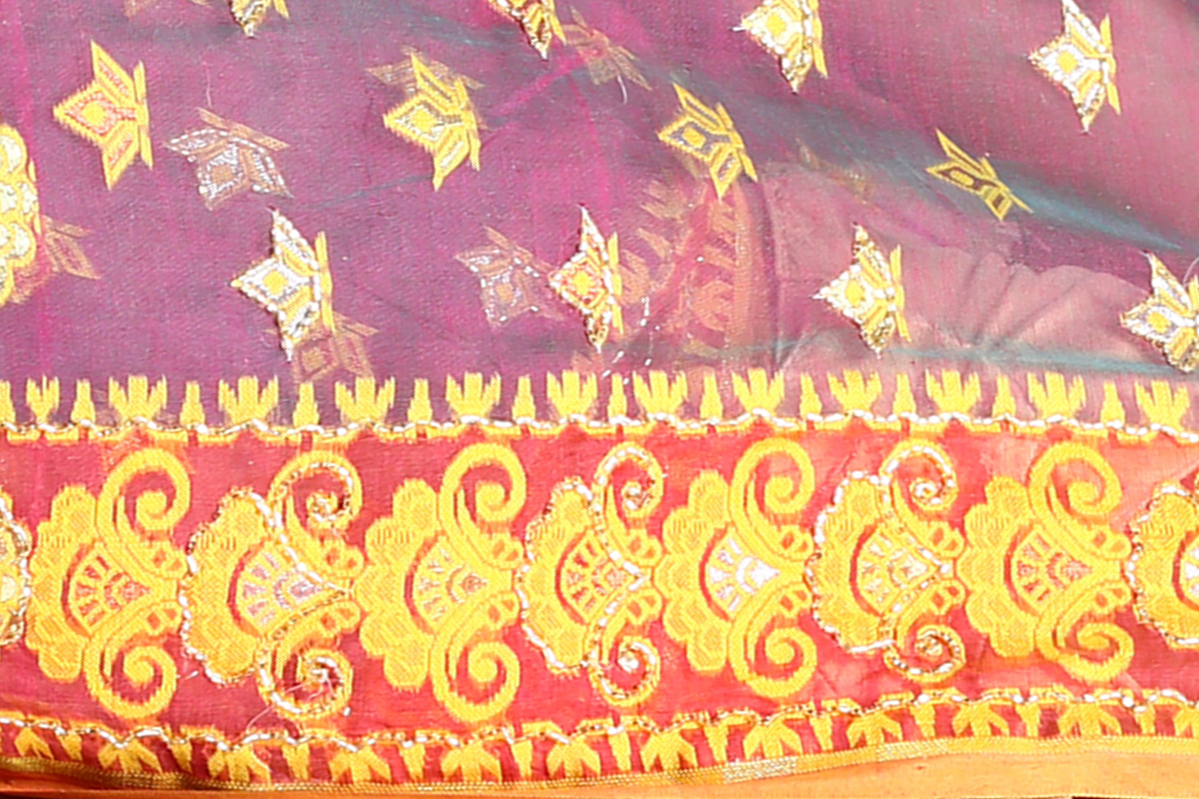 Mauve Jamdani Saree with Cutdana Work